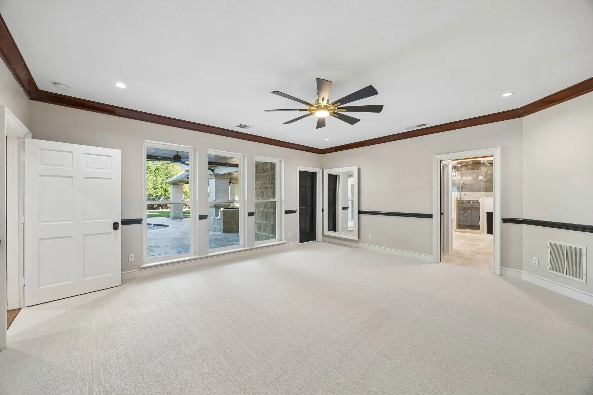 Single Family Residence For Sale in Tarrant County , 585 Shady Oaks Drive, Southlake, Texas 76092, 6 Bedroom, 5 Bathroom, 4 Garage spaces, 6,656 Sqft, built in 1977, mls#21407257, Real Estate Agent in Southlake, Homes For Sale in Tarrant county, Homes For Sale in Southlake, Realtor in Southlake Texas, Real Estate Brokerage Independent Realty Texas, Luminita Cordes Realtor