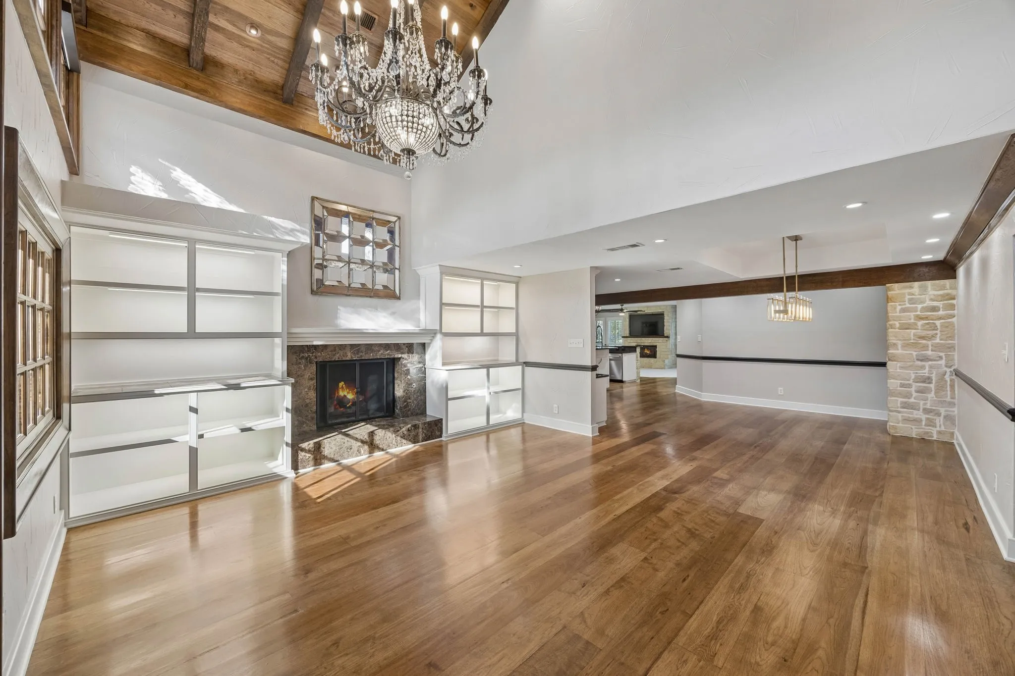 Single Family Residence For Sale in Tarrant County , 585 Shady Oaks Drive, Southlake, Texas 76092, 6 Bedroom, 5 Bathroom, 4 Garage spaces, 6,656 Sqft, built in 1977, mls#21407257, Real Estate Agent in Southlake, Homes For Sale in Tarrant county, Homes For Sale in Southlake, Realtor in Southlake Texas, Real Estate Brokerage Independent Realty Texas, Luminita Cordes Realtor
