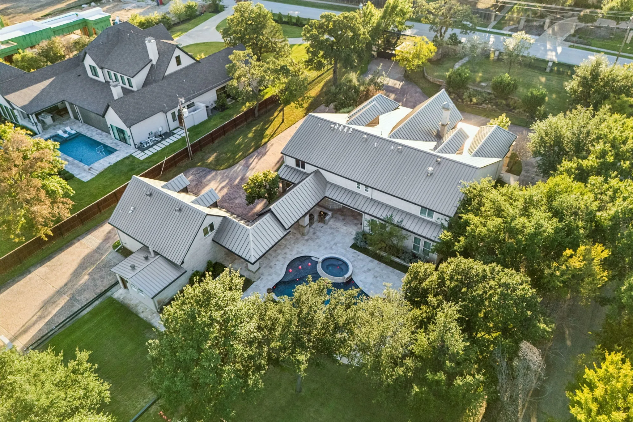 Single Family Residence For Sale in Tarrant County , 585 Shady Oaks Drive, Southlake, Texas 76092, 6 Bedroom, 5 Bathroom, 4 Garage spaces, 6,656 Sqft, built in 1977, mls#21407257, Real Estate Agent in Southlake, Homes For Sale in Tarrant county, Homes For Sale in Southlake, Realtor in Southlake Texas, Real Estate Brokerage Independent Realty Texas, Luminita Cordes Realtor