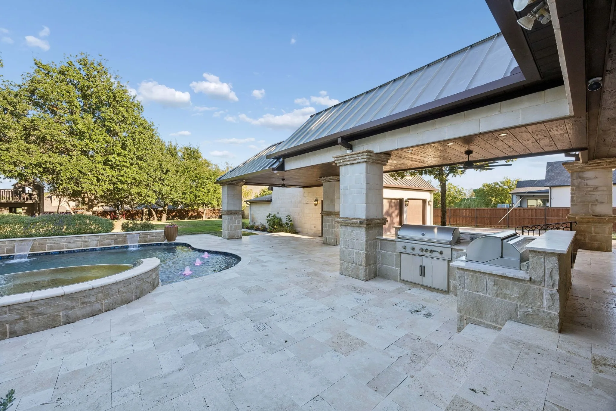 Single Family Residence For Sale in Tarrant County , 585 Shady Oaks Drive, Southlake, Texas 76092, 6 Bedroom, 5 Bathroom, 4 Garage spaces, 6,656 Sqft, built in 1977, mls#21407257, Real Estate Agent in Southlake, Homes For Sale in Tarrant county, Homes For Sale in Southlake, Realtor in Southlake Texas, Real Estate Brokerage Independent Realty Texas, Luminita Cordes Realtor