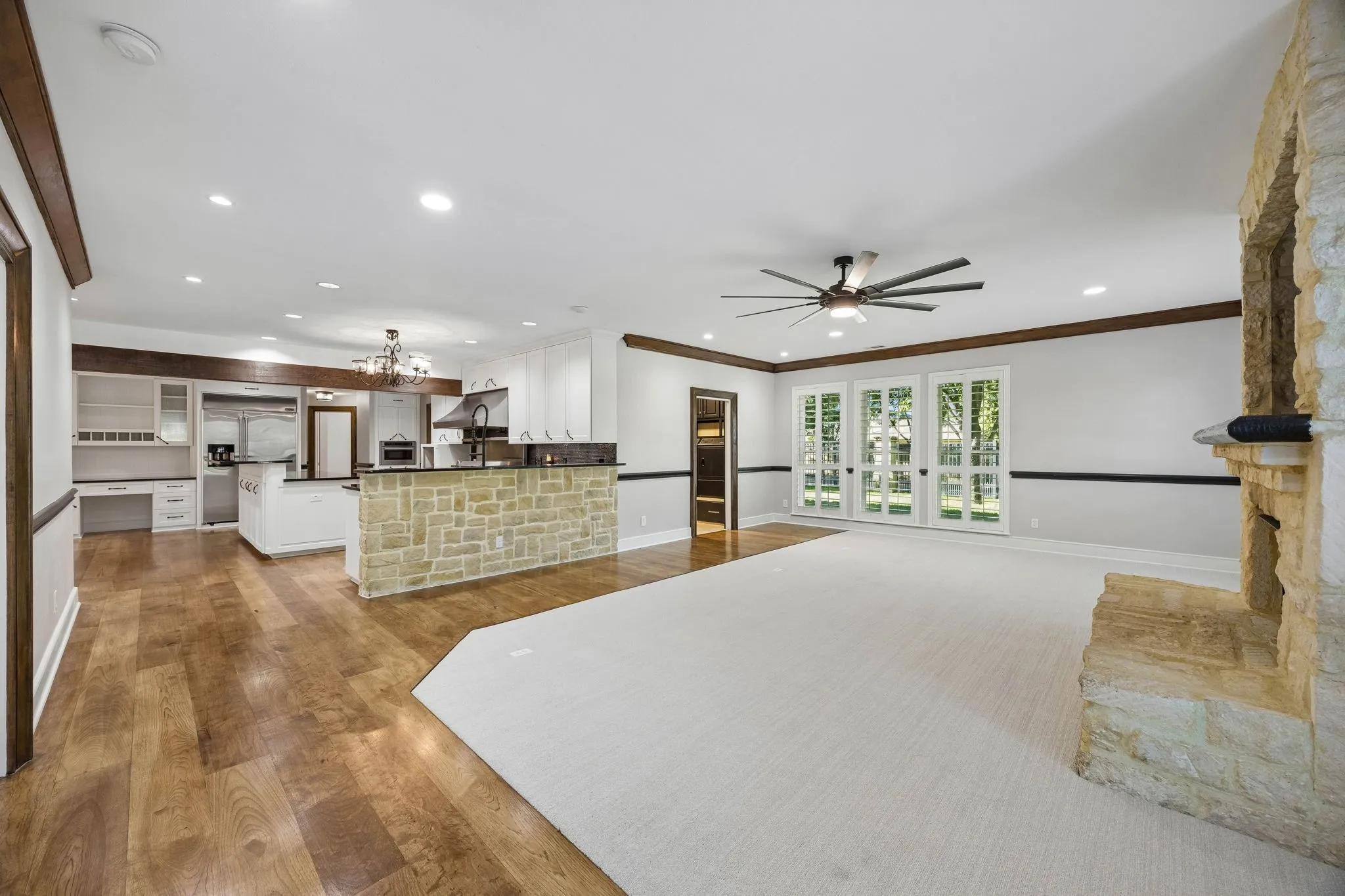 Single Family Residence For Sale in Tarrant County , 585 Shady Oaks Drive, Southlake, Texas 76092, 6 Bedroom, 5 Bathroom, 4 Garage spaces, 6,656 Sqft, built in 1977, mls#21407257, Real Estate Agent in Southlake, Homes For Sale in Tarrant county, Homes For Sale in Southlake, Realtor in Southlake Texas, Real Estate Brokerage Independent Realty Texas, Luminita Cordes Realtor