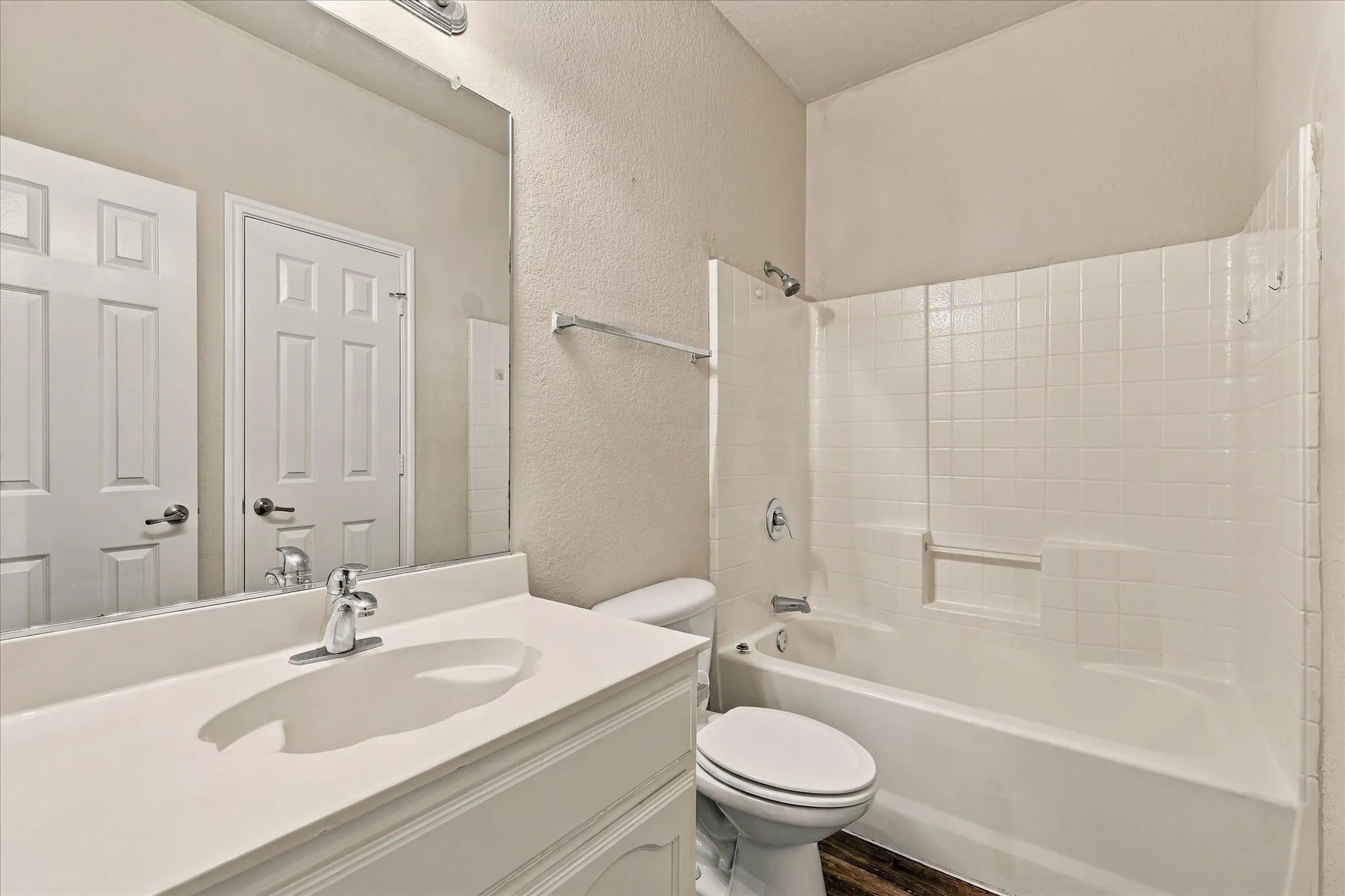 Single Family Residence For Rent in Tarrant County , 6316 Miranda Drive, Fort Worth, Texas 76131, 3 Bedroom, 2 Bathroom, 2 Garage spaces, 1,474 Sqft, built in 2005, mls#21408245, Real Estate Agent in Fort Worth, Homes For Rent in Tarrant county, Homes For Rent in Fort Worth, Realtor in Fort Worth Texas, Real Estate Brokerage Independent Realty Texas, Luminita Cordes Realtor