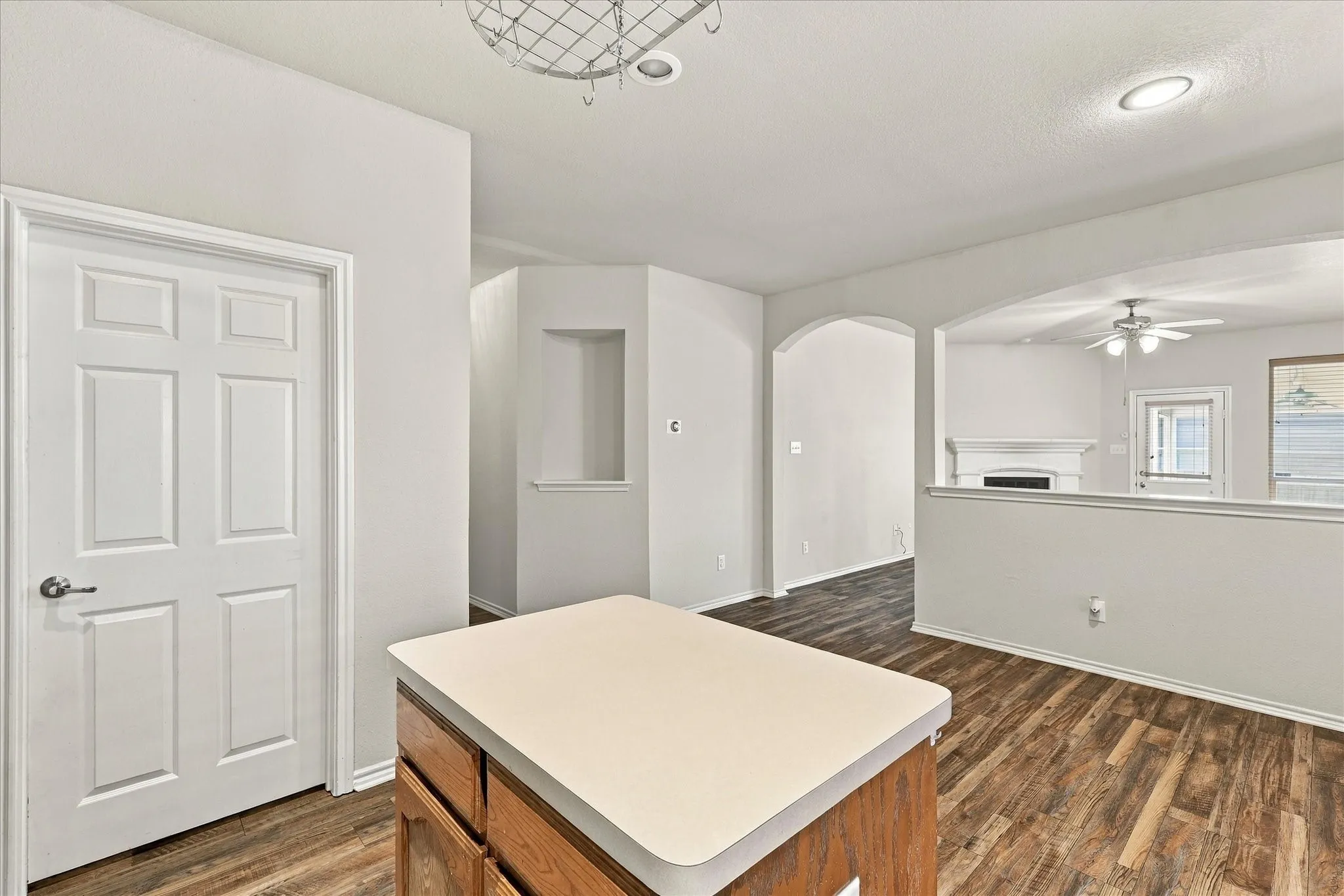 Single Family Residence For Rent in Tarrant County , 6316 Miranda Drive, Fort Worth, Texas 76131, 3 Bedroom, 2 Bathroom, 2 Garage spaces, 1,474 Sqft, built in 2005, mls#21408245, Real Estate Agent in Fort Worth, Homes For Rent in Tarrant county, Homes For Rent in Fort Worth, Realtor in Fort Worth Texas, Real Estate Brokerage Independent Realty Texas, Luminita Cordes Realtor