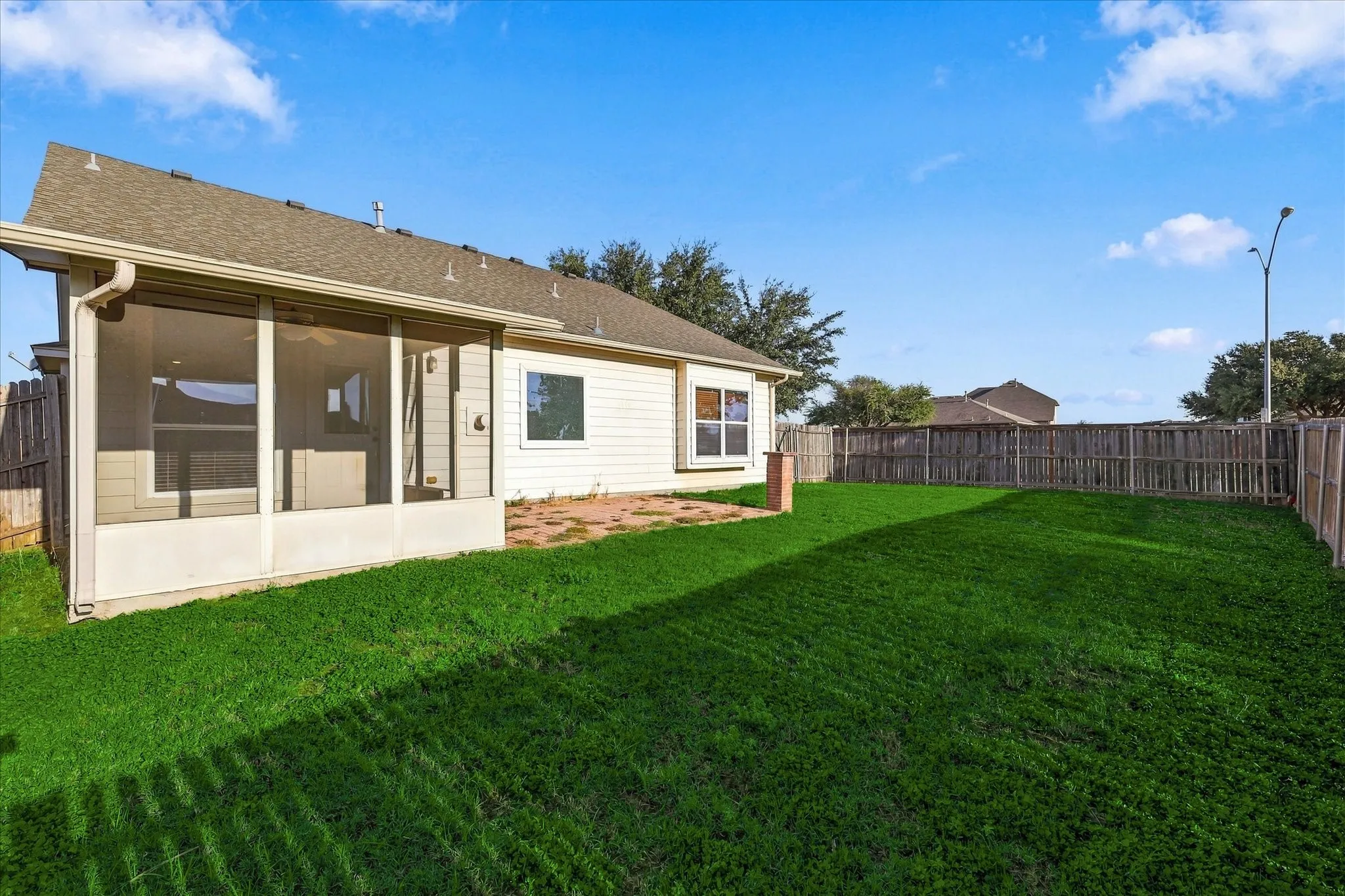 Single Family Residence For Rent in Tarrant County , 6316 Miranda Drive, Fort Worth, Texas 76131, 3 Bedroom, 2 Bathroom, 2 Garage spaces, 1,474 Sqft, built in 2005, mls#21408245, Real Estate Agent in Fort Worth, Homes For Rent in Tarrant county, Homes For Rent in Fort Worth, Realtor in Fort Worth Texas, Real Estate Brokerage Independent Realty Texas, Luminita Cordes Realtor