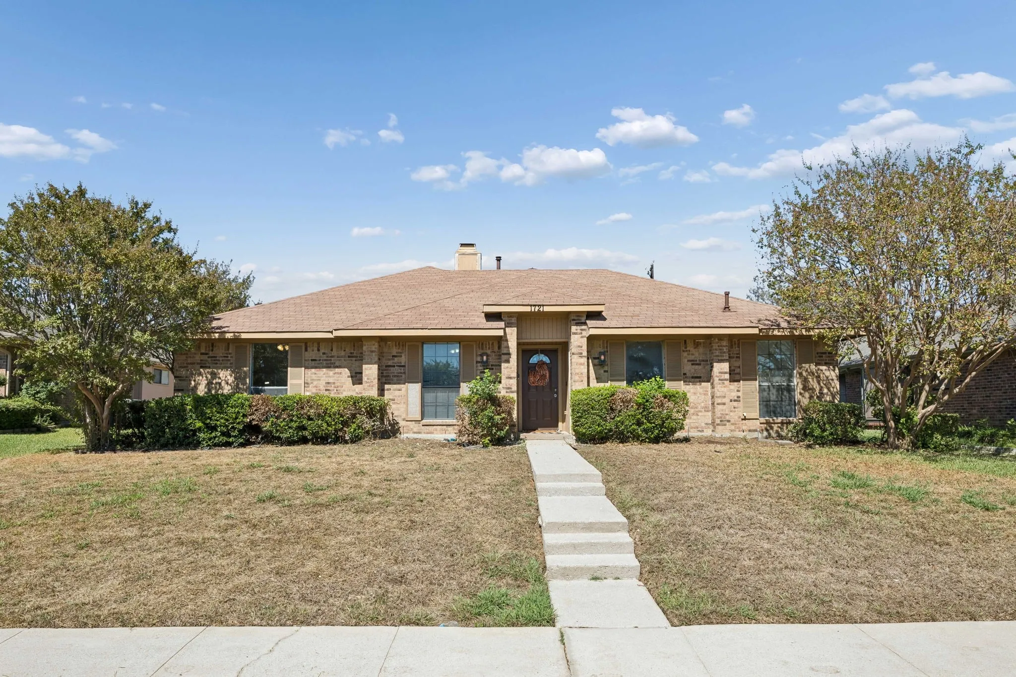 Single Family Residence For Sale in Denton County , 1721 Paxton Drive, Carrollton, Texas 75007, 4 Bedroom, 2 Bathroom, 2 Garage spaces, 1,933 Sqft, built in 1983, mls#21406019, Real Estate Agent in Carrollton, Homes For Sale in Denton county, Homes For Sale in Carrollton, Realtor in Carrollton Texas, Real Estate Brokerage Independent Realty Texas, Luminita Cordes Realtor