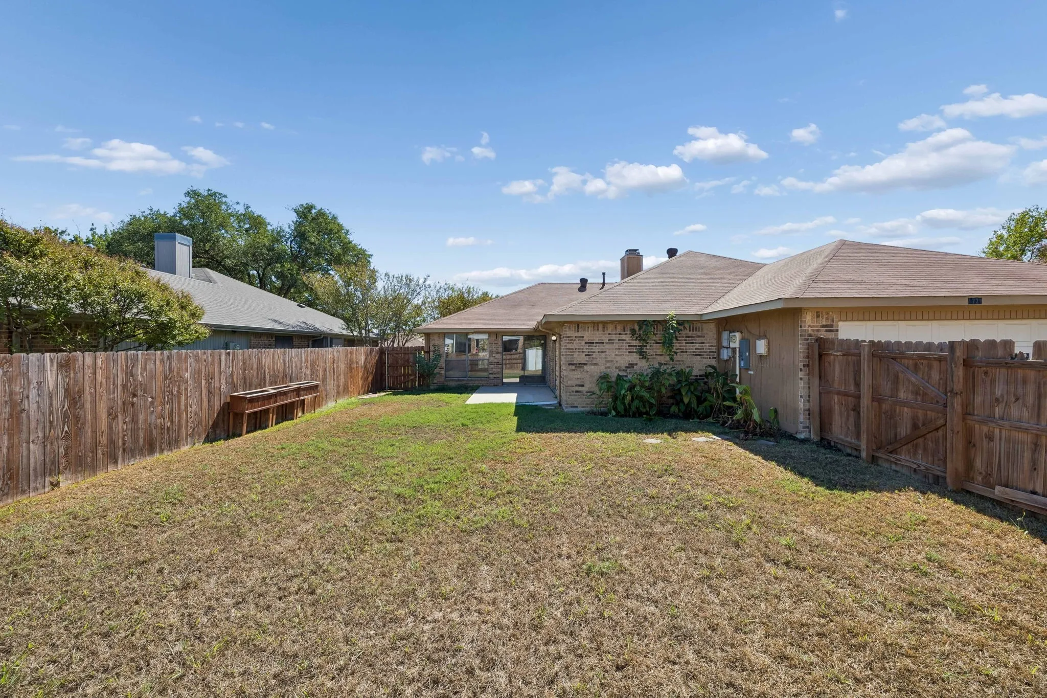Single Family Residence For Sale in Denton County , 1721 Paxton Drive, Carrollton, Texas 75007, 4 Bedroom, 2 Bathroom, 2 Garage spaces, 1,933 Sqft, built in 1983, mls#21406019, Real Estate Agent in Carrollton, Homes For Sale in Denton county, Homes For Sale in Carrollton, Realtor in Carrollton Texas, Real Estate Brokerage Independent Realty Texas, Luminita Cordes Realtor