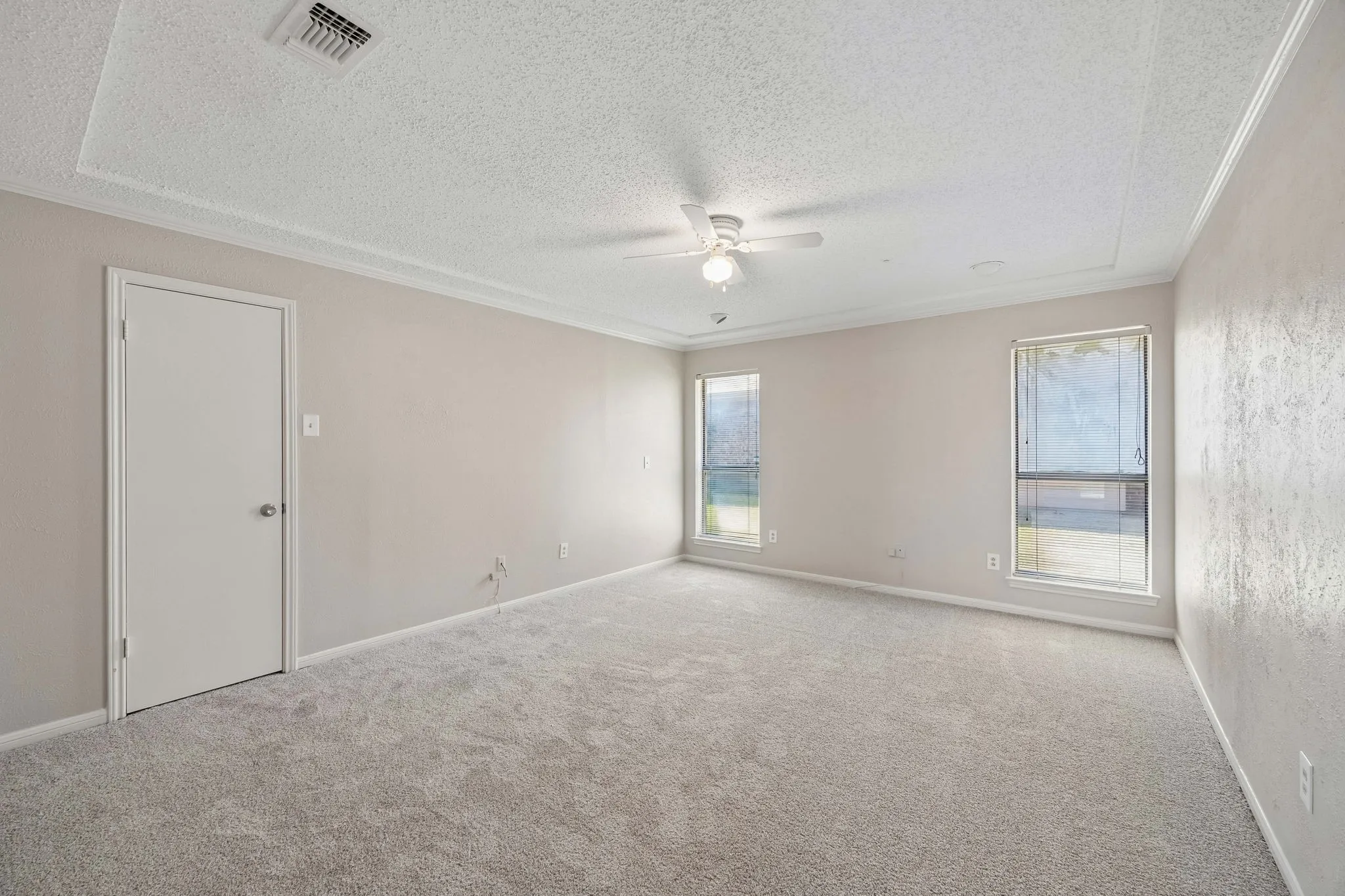 Single Family Residence For Sale in Denton County , 1721 Paxton Drive, Carrollton, Texas 75007, 4 Bedroom, 2 Bathroom, 2 Garage spaces, 1,933 Sqft, built in 1983, mls#21406019, Real Estate Agent in Carrollton, Homes For Sale in Denton county, Homes For Sale in Carrollton, Realtor in Carrollton Texas, Real Estate Brokerage Independent Realty Texas, Luminita Cordes Realtor