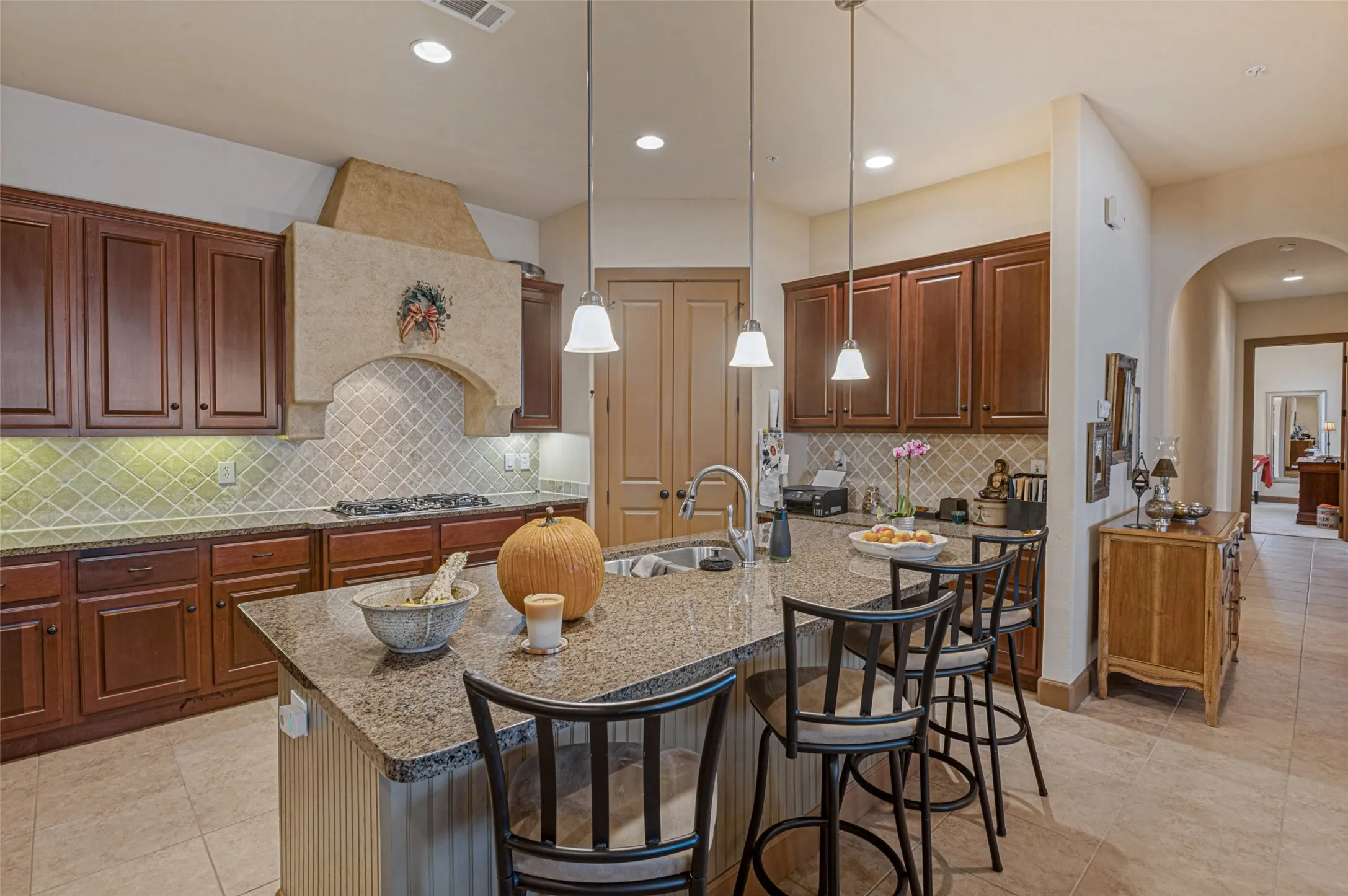 Condominium For Sale in Dallas County , 610 Via Ravello 212, Irving, Texas 75039, 2 Bedroom, 3 Bathroom, 2 Garage spaces, 1,966 Sqft, built in 2007, mls#21408190, Real Estate Agent in Irving, Homes For Sale in Dallas county, Homes For Sale in Irving, Realtor in Irving Texas, Real Estate Brokerage Independent Realty Texas, Luminita Cordes Realtor