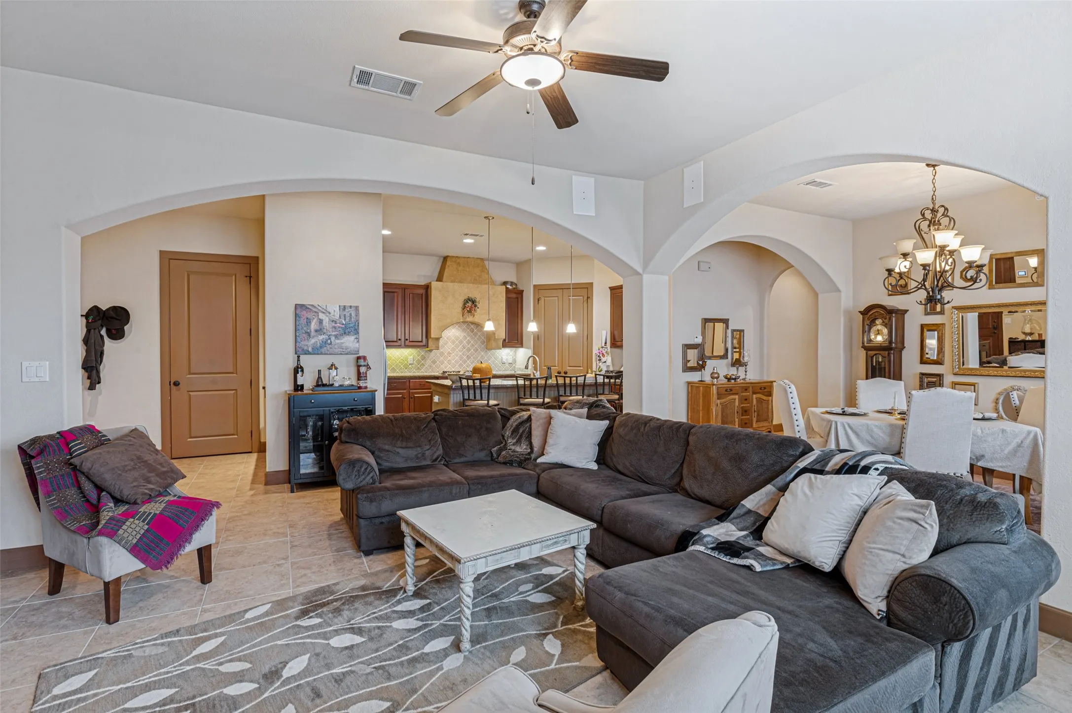 Condominium For Sale in Dallas County , 610 Via Ravello 212, Irving, Texas 75039, 2 Bedroom, 3 Bathroom, 2 Garage spaces, 1,966 Sqft, built in 2007, mls#21408190, Real Estate Agent in Irving, Homes For Sale in Dallas county, Homes For Sale in Irving, Realtor in Irving Texas, Real Estate Brokerage Independent Realty Texas, Luminita Cordes Realtor