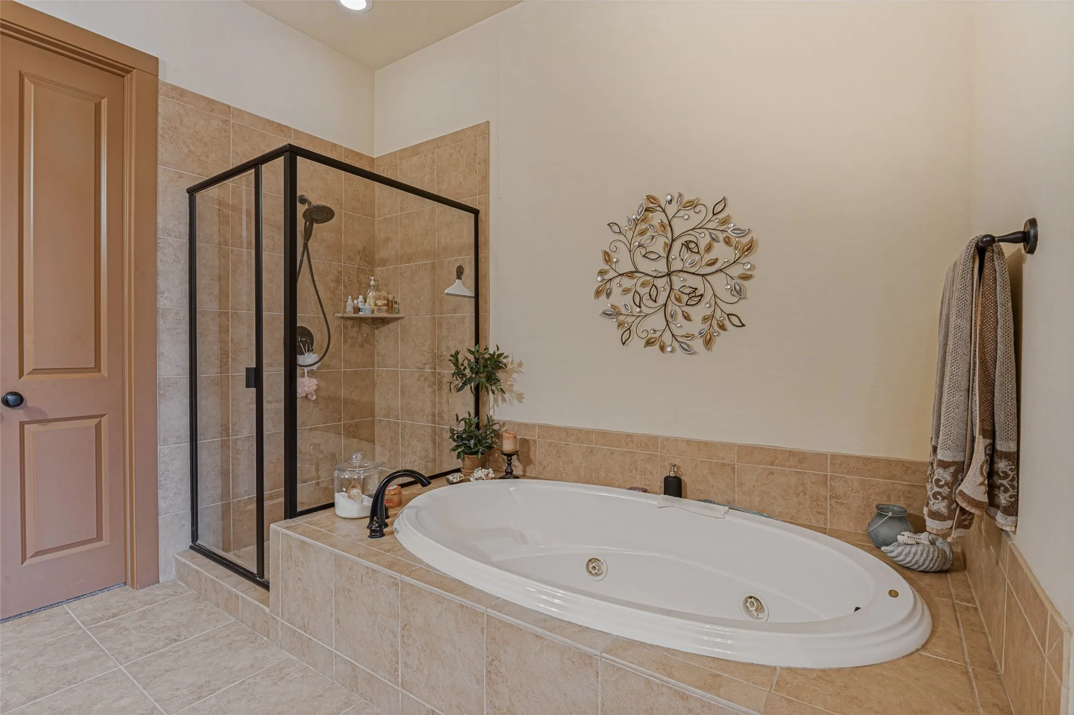 Condominium For Sale in Dallas County , 610 Via Ravello 212, Irving, Texas 75039, 2 Bedroom, 3 Bathroom, 2 Garage spaces, 1,966 Sqft, built in 2007, mls#21408190, Real Estate Agent in Irving, Homes For Sale in Dallas county, Homes For Sale in Irving, Realtor in Irving Texas, Real Estate Brokerage Independent Realty Texas, Luminita Cordes Realtor
