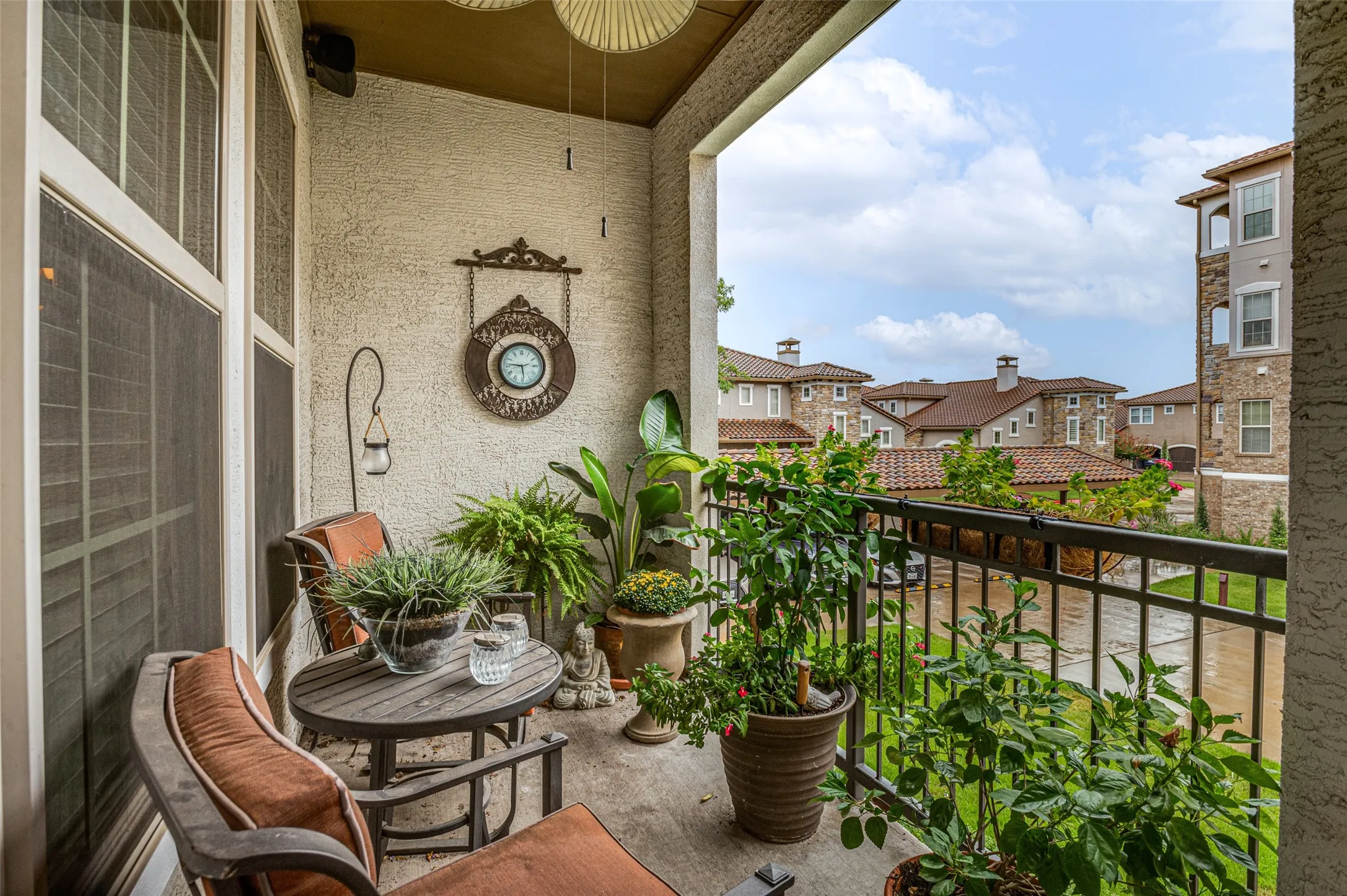 Condominium For Sale in Dallas County , 610 Via Ravello 212, Irving, Texas 75039, 2 Bedroom, 3 Bathroom, 2 Garage spaces, 1,966 Sqft, built in 2007, mls#21408190, Real Estate Agent in Irving, Homes For Sale in Dallas county, Homes For Sale in Irving, Realtor in Irving Texas, Real Estate Brokerage Independent Realty Texas, Luminita Cordes Realtor