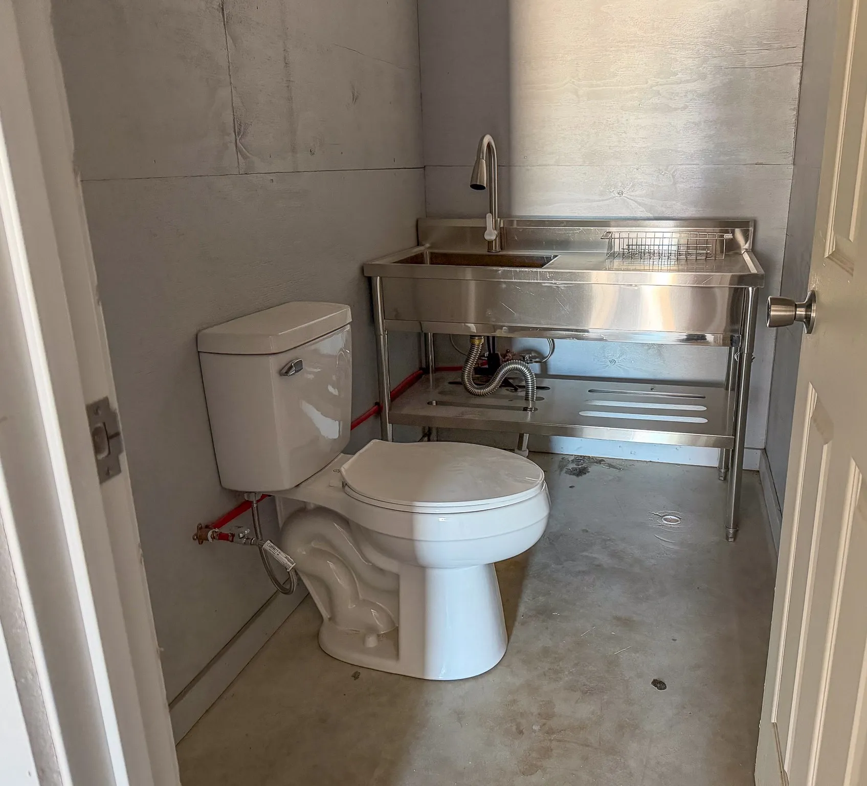 Industrial For Rent in Tarrant County , 14151 Fm 730 Unit # 200 N, Azle, Texas 76020, 0, 0, Garage spaces, 3,200 Sqft, built in 2023, mls#21405023, Real Estate Agent in Azle, Homes For Rent in Tarrant county, Homes For Rent in Azle, Realtor in Azle Texas, Real Estate Brokerage Independent Realty Texas, Luminita Cordes Realtor