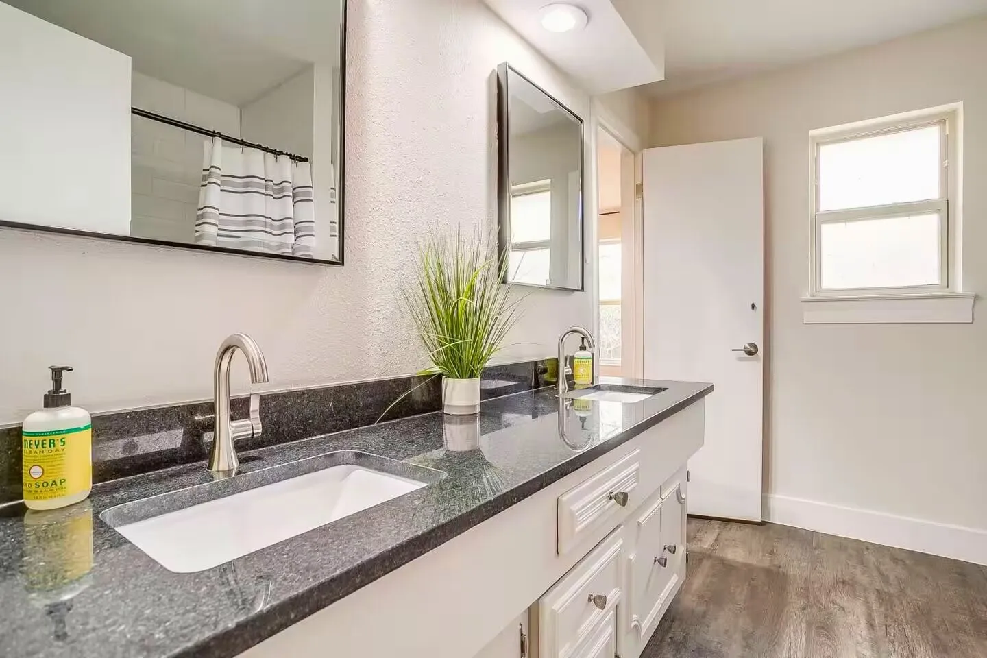 Single Family Residence For Sale in Tarrant County , 2426 Nottingham Place, Grand Prairie, Texas 75050, 3 Bedroom, 2 Bathroom, 2 Garage spaces, 2,473 Sqft, built in 1970, mls#21398802, Real Estate Agent in Grand Prairie, Homes For Sale in Tarrant county, Homes For Sale in Grand Prairie, Realtor in Grand Prairie Texas, Real Estate Brokerage Independent Realty Texas, Luminita Cordes Realtor