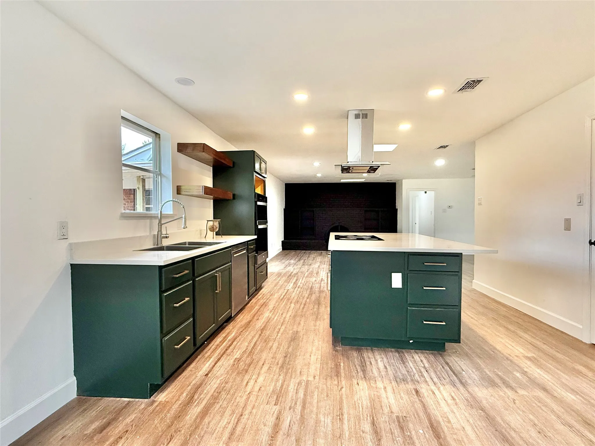 Single Family Residence For Rent in Tarrant County , 7563 Terry Drive, North Richland Hills, Texas 76180, 4 Bedroom, 2 Bathroom, 2 Garage spaces, 2,131 Sqft, built in 1974, mls#21407623, Real Estate Agent in North Richland Hills, Homes For Rent in Tarrant county, Homes For Rent in North Richland Hills, Realtor in North Richland Hills Texas, Real Estate Brokerage Independent Realty Texas, Luminita Cordes Realtor