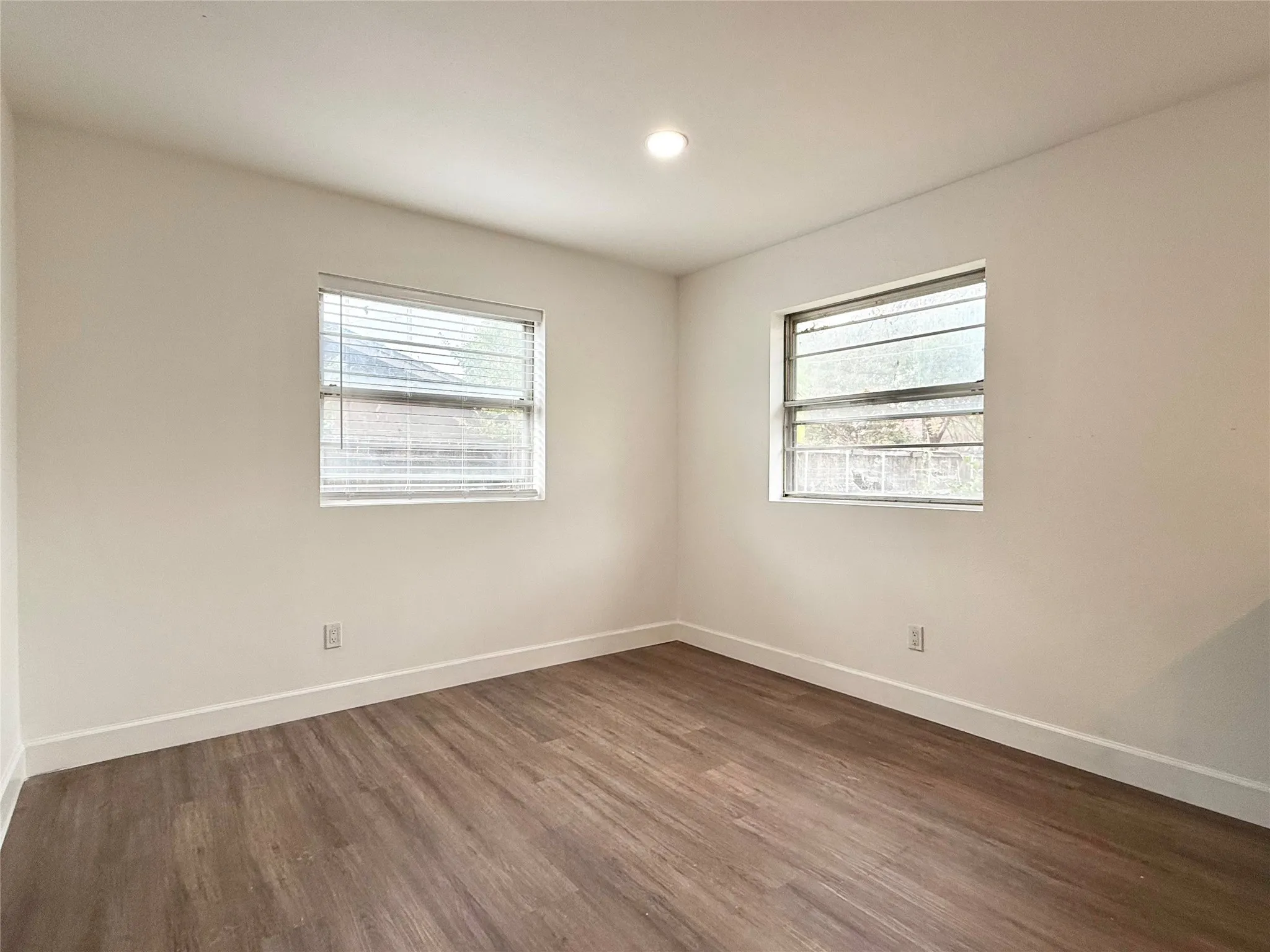 Single Family Residence For Rent in Tarrant County , 7563 Terry Drive, North Richland Hills, Texas 76180, 4 Bedroom, 2 Bathroom, 2 Garage spaces, 2,131 Sqft, built in 1974, mls#21407623, Real Estate Agent in North Richland Hills, Homes For Rent in Tarrant county, Homes For Rent in North Richland Hills, Realtor in North Richland Hills Texas, Real Estate Brokerage Independent Realty Texas, Luminita Cordes Realtor