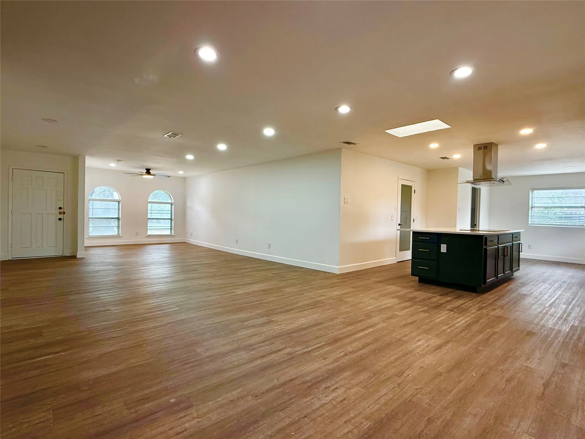 Single Family Residence For Rent in Tarrant County , 7563 Terry Drive, North Richland Hills, Texas 76180, 4 Bedroom, 2 Bathroom, 2 Garage spaces, 2,131 Sqft, built in 1974, mls#21407623, Real Estate Agent in North Richland Hills, Homes For Rent in Tarrant county, Homes For Rent in North Richland Hills, Realtor in North Richland Hills Texas, Real Estate Brokerage Independent Realty Texas, Luminita Cordes Realtor