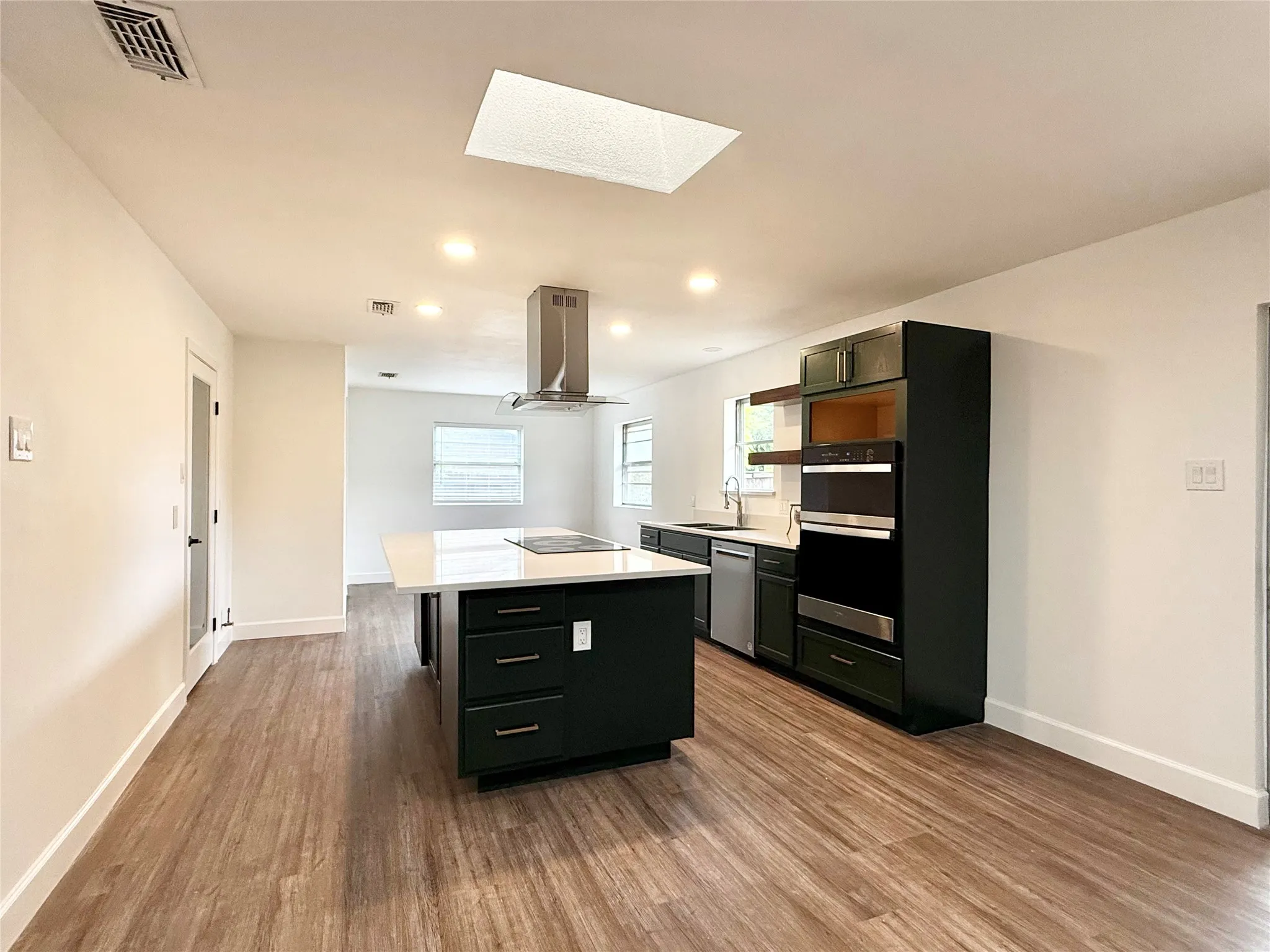 Single Family Residence For Rent in Tarrant County , 7563 Terry Drive, North Richland Hills, Texas 76180, 4 Bedroom, 2 Bathroom, 2 Garage spaces, 2,131 Sqft, built in 1974, mls#21407623, Real Estate Agent in North Richland Hills, Homes For Rent in Tarrant county, Homes For Rent in North Richland Hills, Realtor in North Richland Hills Texas, Real Estate Brokerage Independent Realty Texas, Luminita Cordes Realtor