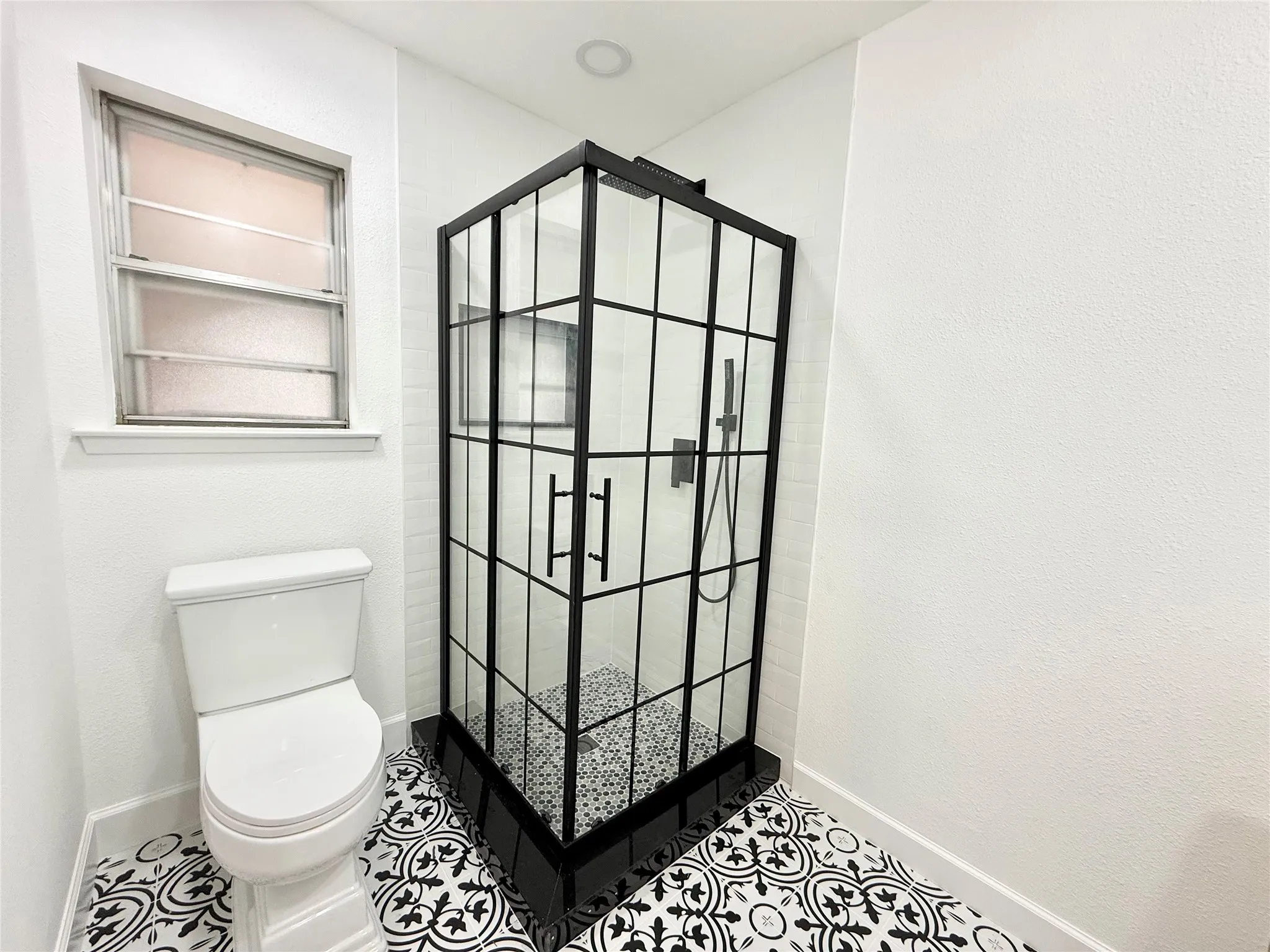 Single Family Residence For Rent in Tarrant County , 7563 Terry Drive, North Richland Hills, Texas 76180, 4 Bedroom, 2 Bathroom, 2 Garage spaces, 2,131 Sqft, built in 1974, mls#21407623, Real Estate Agent in North Richland Hills, Homes For Rent in Tarrant county, Homes For Rent in North Richland Hills, Realtor in North Richland Hills Texas, Real Estate Brokerage Independent Realty Texas, Luminita Cordes Realtor