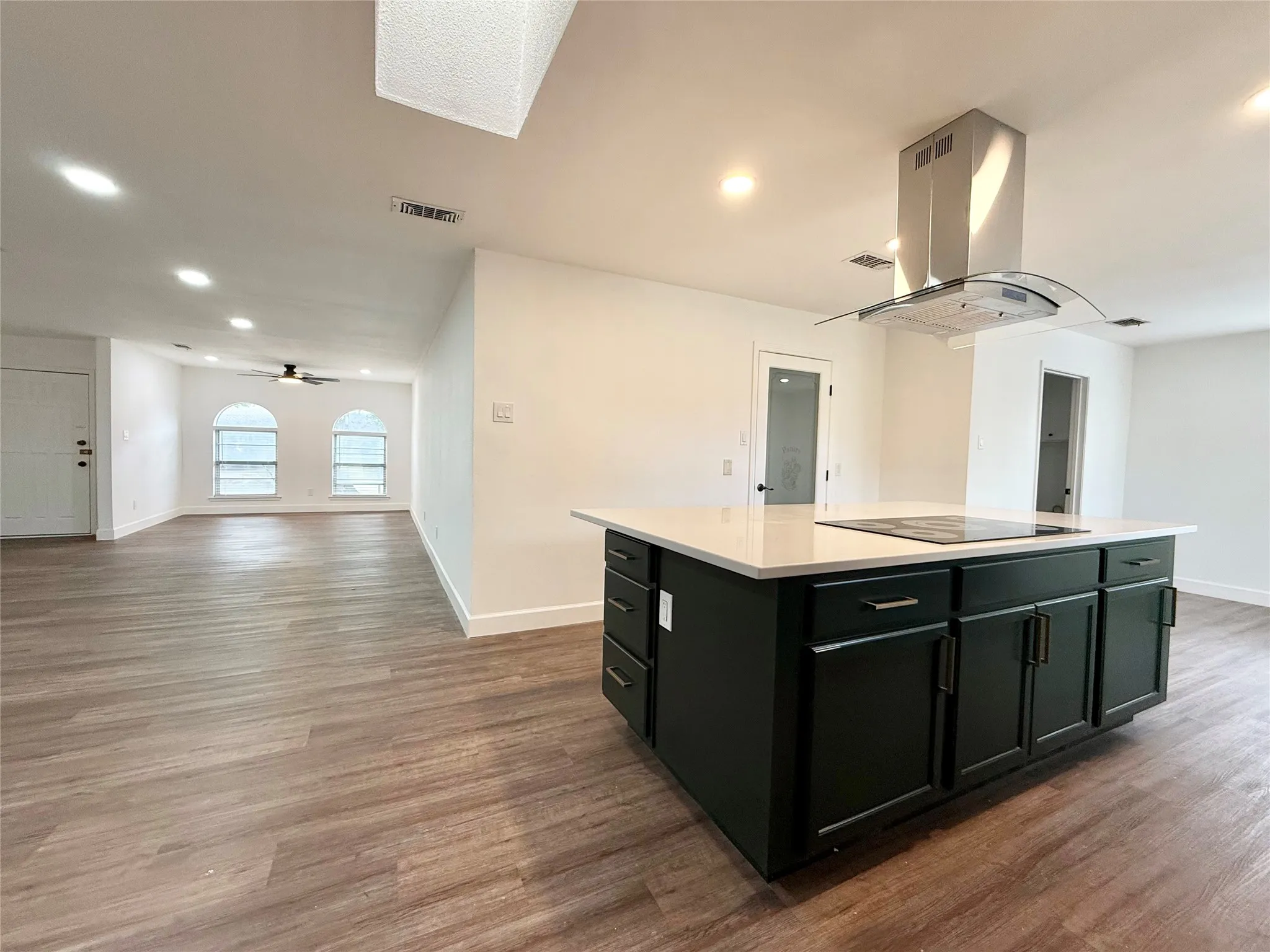 Single Family Residence For Rent in Tarrant County , 7563 Terry Drive, North Richland Hills, Texas 76180, 4 Bedroom, 2 Bathroom, 2 Garage spaces, 2,131 Sqft, built in 1974, mls#21407623, Real Estate Agent in North Richland Hills, Homes For Rent in Tarrant county, Homes For Rent in North Richland Hills, Realtor in North Richland Hills Texas, Real Estate Brokerage Independent Realty Texas, Luminita Cordes Realtor