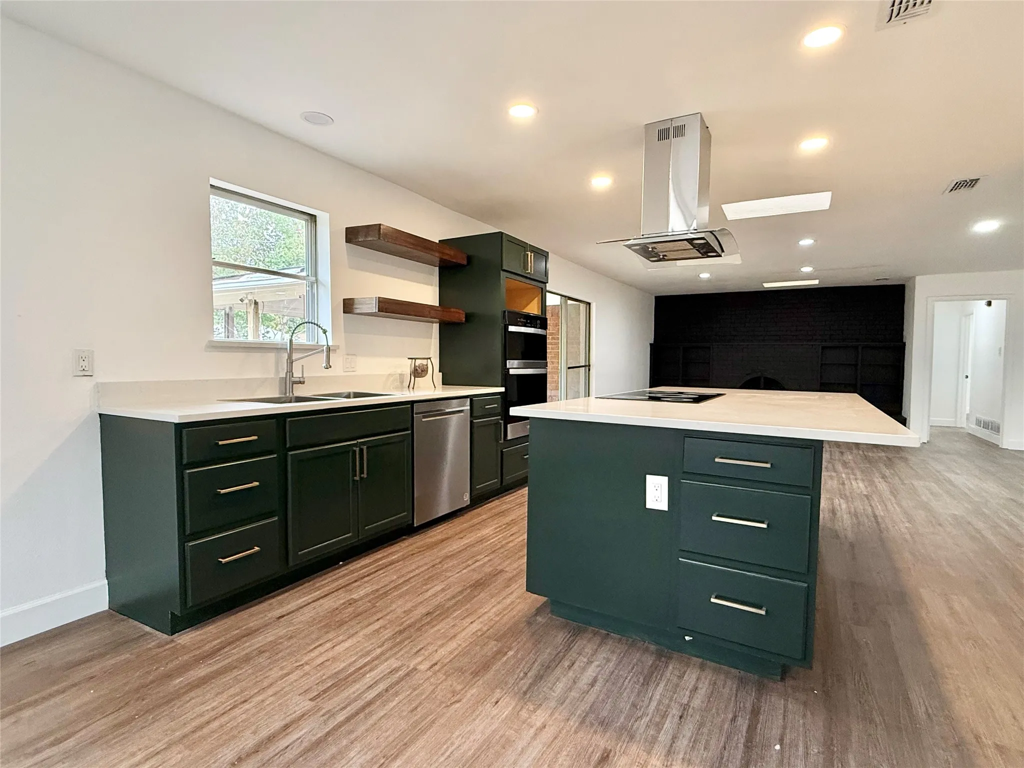 Single Family Residence For Rent in Tarrant County , 7563 Terry Drive, North Richland Hills, Texas 76180, 4 Bedroom, 2 Bathroom, 2 Garage spaces, 2,131 Sqft, built in 1974, mls#21407623, Real Estate Agent in North Richland Hills, Homes For Rent in Tarrant county, Homes For Rent in North Richland Hills, Realtor in North Richland Hills Texas, Real Estate Brokerage Independent Realty Texas, Luminita Cordes Realtor
