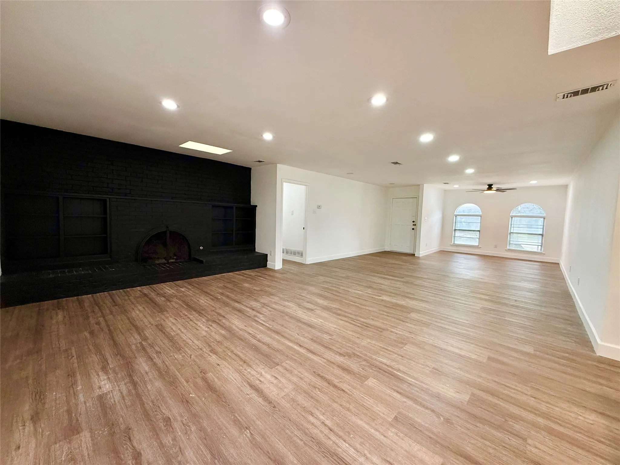 Single Family Residence For Rent in Tarrant County , 7563 Terry Drive, North Richland Hills, Texas 76180, 4 Bedroom, 2 Bathroom, 2 Garage spaces, 2,131 Sqft, built in 1974, mls#21407623, Real Estate Agent in North Richland Hills, Homes For Rent in Tarrant county, Homes For Rent in North Richland Hills, Realtor in North Richland Hills Texas, Real Estate Brokerage Independent Realty Texas, Luminita Cordes Realtor
