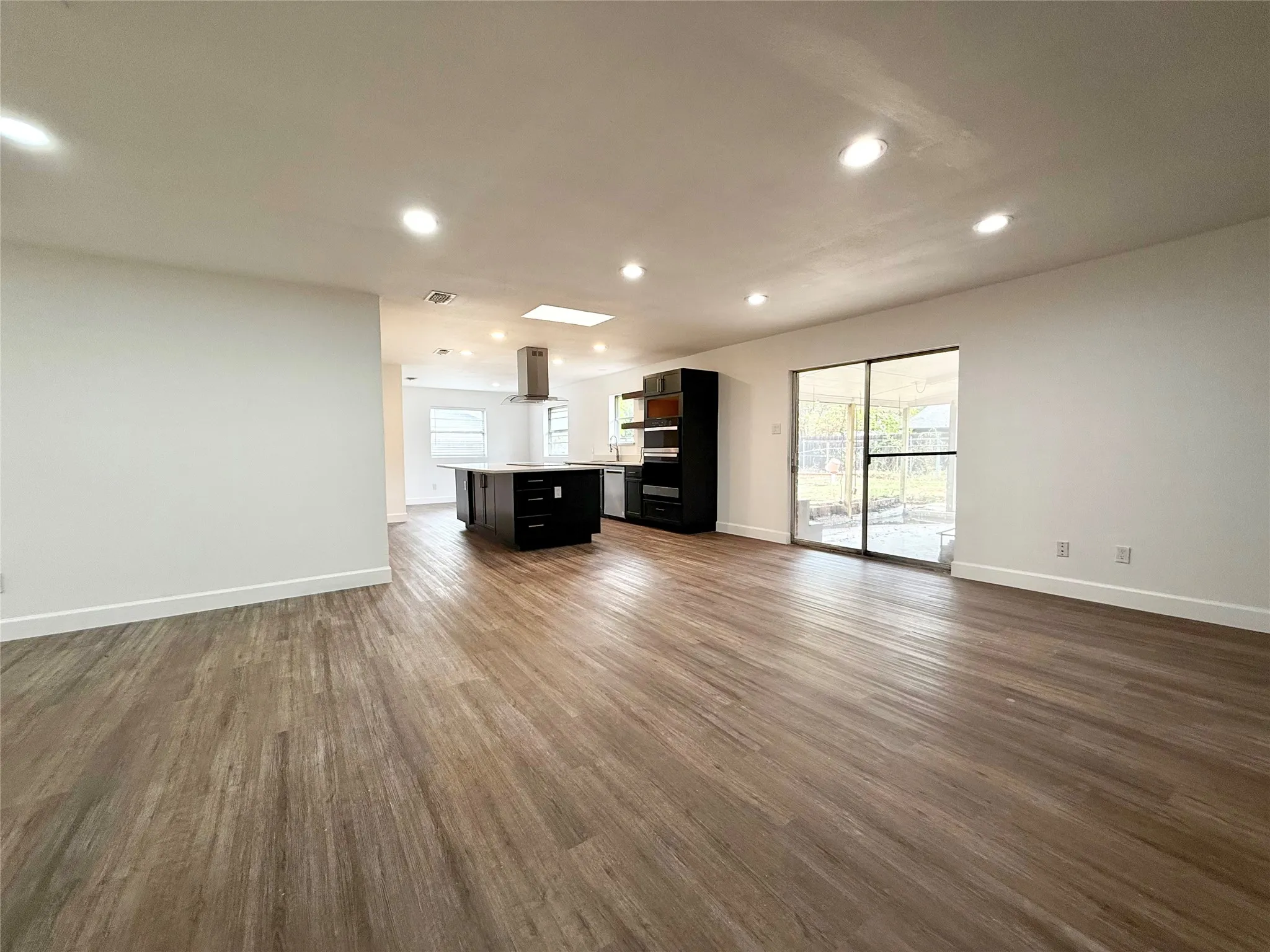Single Family Residence For Rent in Tarrant County , 7563 Terry Drive, North Richland Hills, Texas 76180, 4 Bedroom, 2 Bathroom, 2 Garage spaces, 2,131 Sqft, built in 1974, mls#21407623, Real Estate Agent in North Richland Hills, Homes For Rent in Tarrant county, Homes For Rent in North Richland Hills, Realtor in North Richland Hills Texas, Real Estate Brokerage Independent Realty Texas, Luminita Cordes Realtor