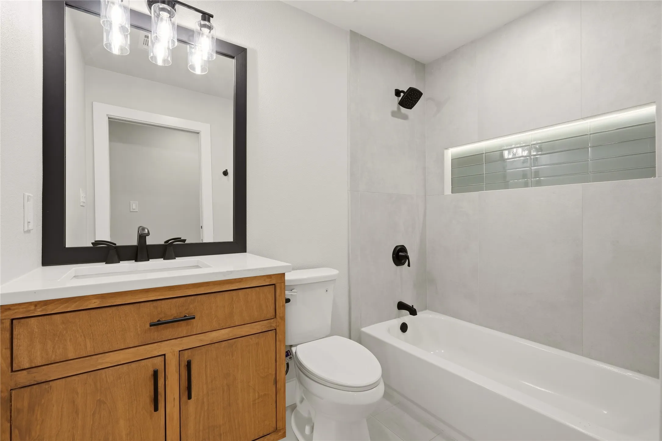 Single Family Residence For Sale in Hunt County , 8095 County Road 3415, Lone Oak, Texas 75453, 3 Bedroom, 2 Bathroom, 1 Garage spaces, 1,282 Sqft, built in 1980, mls#21408294, Real Estate Agent in Lone Oak, Homes For Sale in Hunt county, Homes For Sale in Lone Oak, Realtor in Lone Oak Texas, Real Estate Brokerage Independent Realty Texas, Luminita Cordes Realtor
