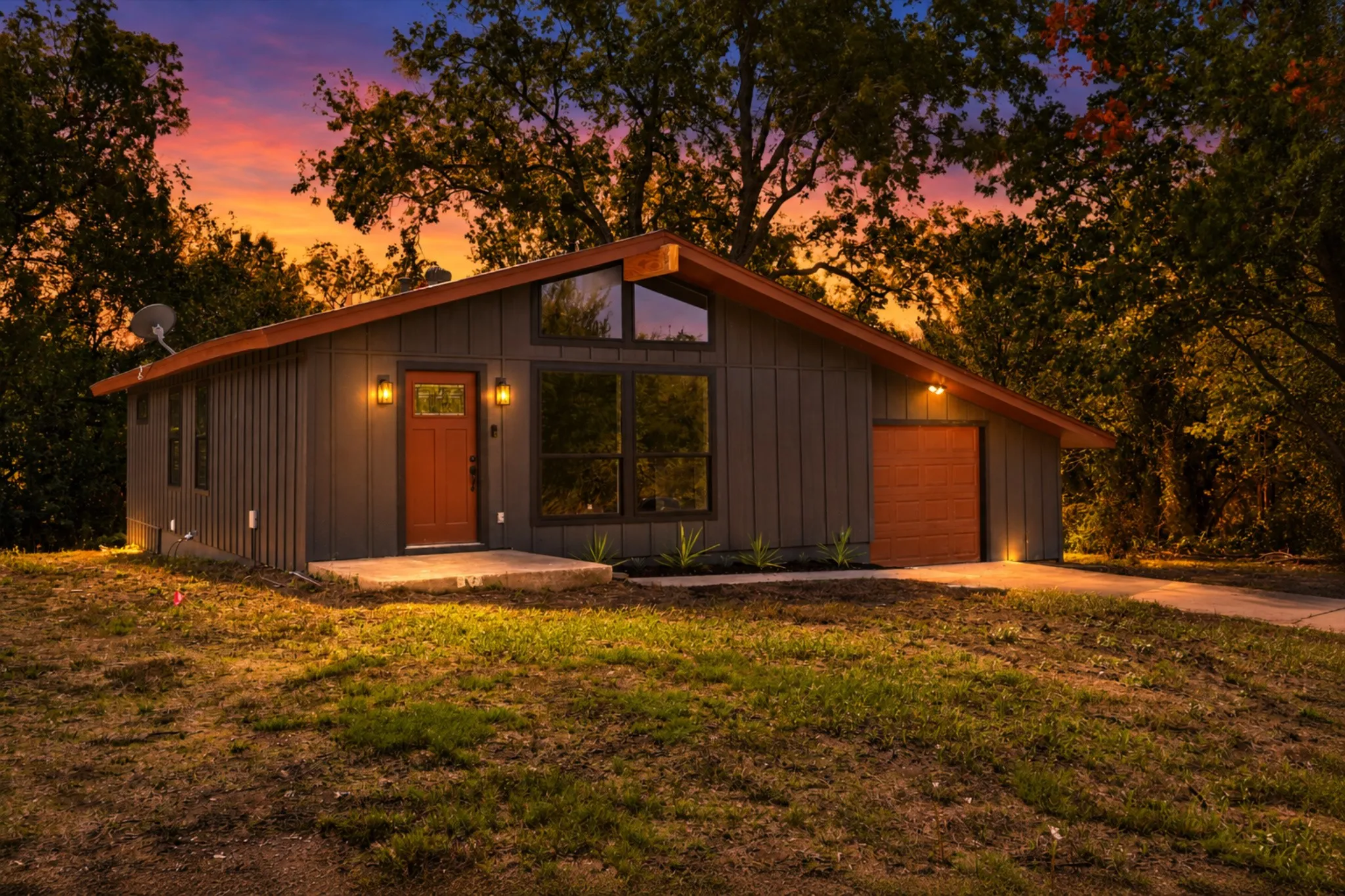 Single Family Residence For Sale in Hunt County , 8095 County Road 3415, Lone Oak, Texas 75453, 3 Bedroom, 2 Bathroom, 1 Garage spaces, 1,282 Sqft, built in 1980, mls#21408294, Real Estate Agent in Lone Oak, Homes For Sale in Hunt county, Homes For Sale in Lone Oak, Realtor in Lone Oak Texas, Real Estate Brokerage Independent Realty Texas, Luminita Cordes Realtor