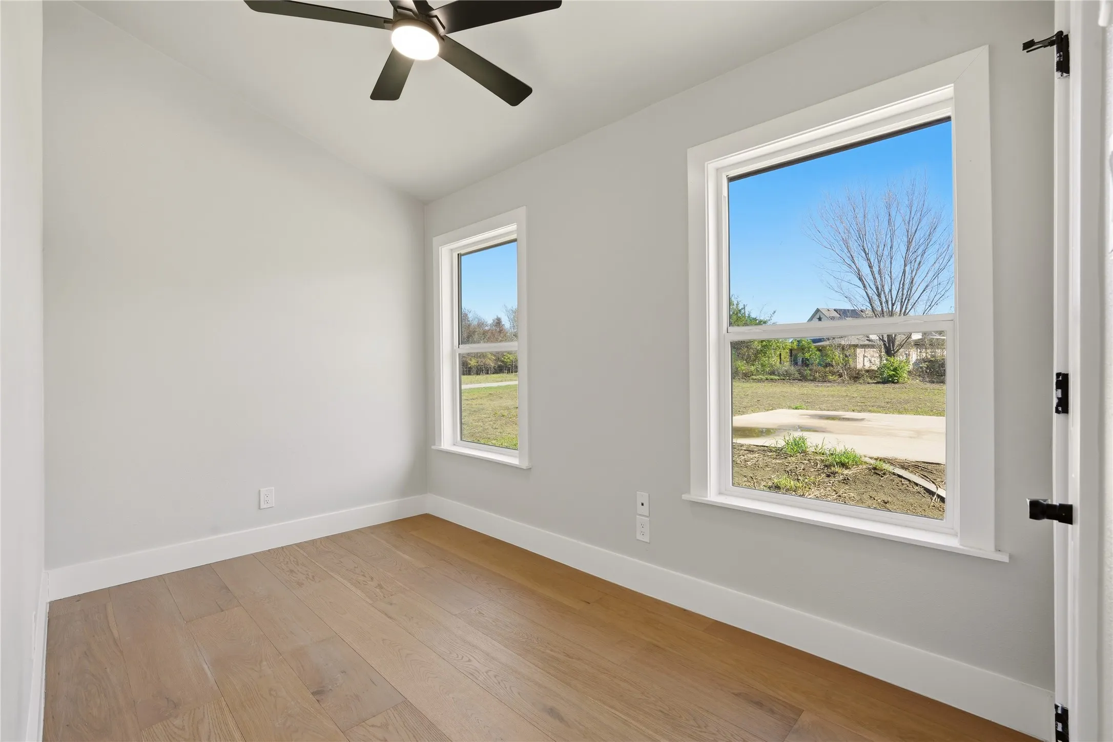 Single Family Residence For Sale in Hunt County , 8095 County Road 3415, Lone Oak, Texas 75453, 3 Bedroom, 2 Bathroom, 1 Garage spaces, 1,282 Sqft, built in 1980, mls#21408294, Real Estate Agent in Lone Oak, Homes For Sale in Hunt county, Homes For Sale in Lone Oak, Realtor in Lone Oak Texas, Real Estate Brokerage Independent Realty Texas, Luminita Cordes Realtor