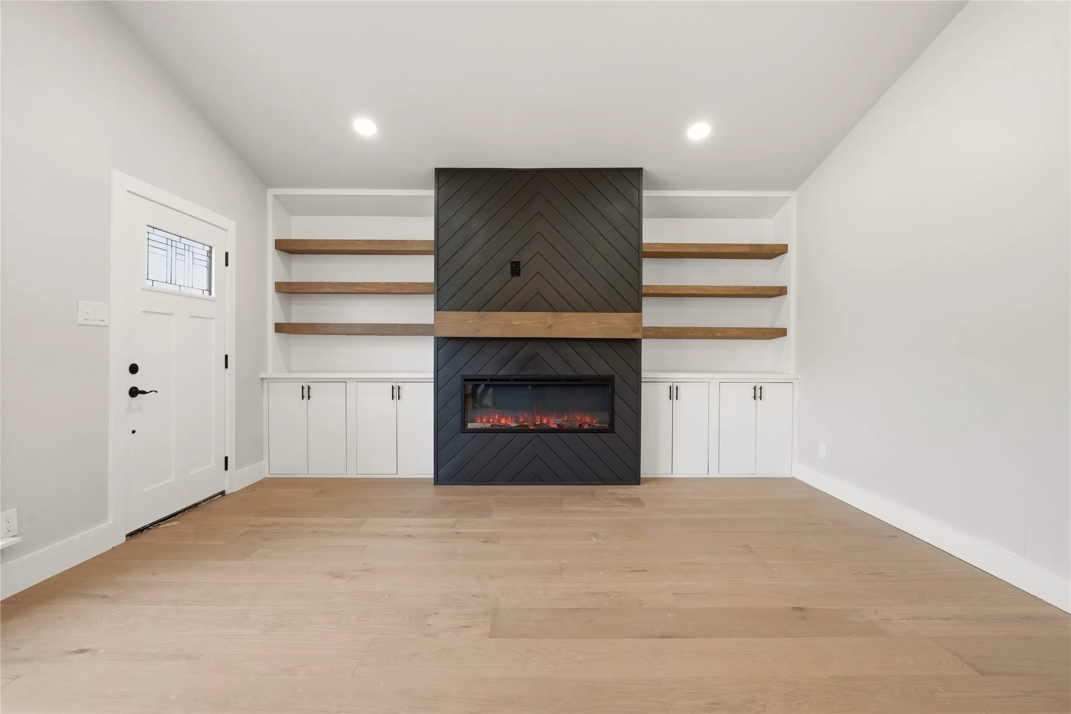 Single Family Residence For Sale in Hunt County , 8095 County Road 3415, Lone Oak, Texas 75453, 3 Bedroom, 2 Bathroom, 1 Garage spaces, 1,282 Sqft, built in 1980, mls#21408294, Real Estate Agent in Lone Oak, Homes For Sale in Hunt county, Homes For Sale in Lone Oak, Realtor in Lone Oak Texas, Real Estate Brokerage Independent Realty Texas, Luminita Cordes Realtor