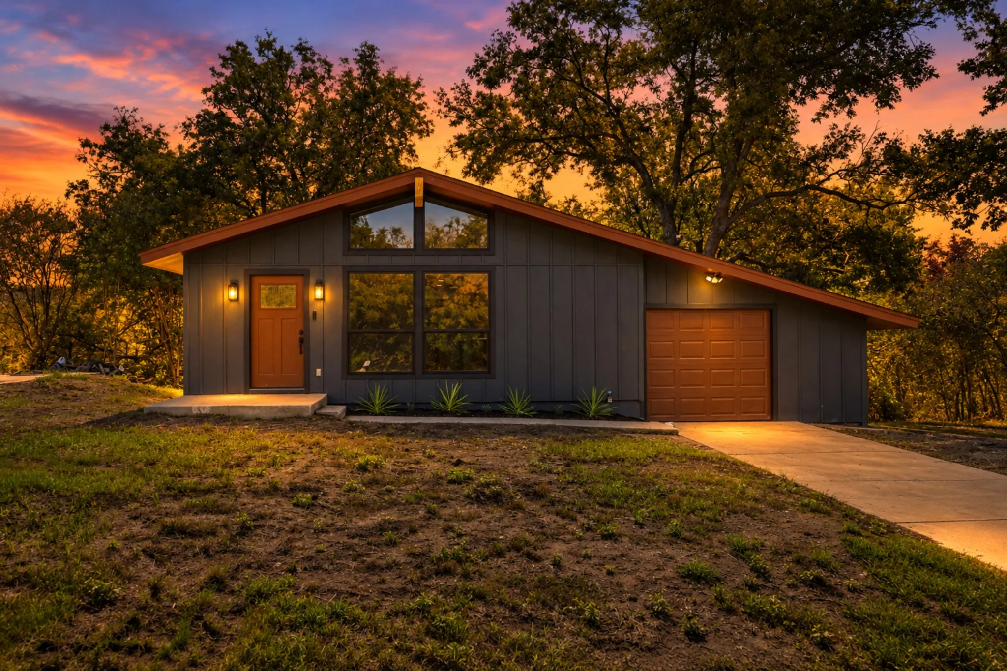 Single Family Residence For Sale in Hunt County , 8095 County Road 3415, Lone Oak, Texas 75453, 3 Bedroom, 2 Bathroom, 1 Garage spaces, 1,282 Sqft, built in 1980, mls#21408294, Real Estate Agent in Lone Oak, Homes For Sale in Hunt county, Homes For Sale in Lone Oak, Realtor in Lone Oak Texas, Real Estate Brokerage Independent Realty Texas, Luminita Cordes Realtor