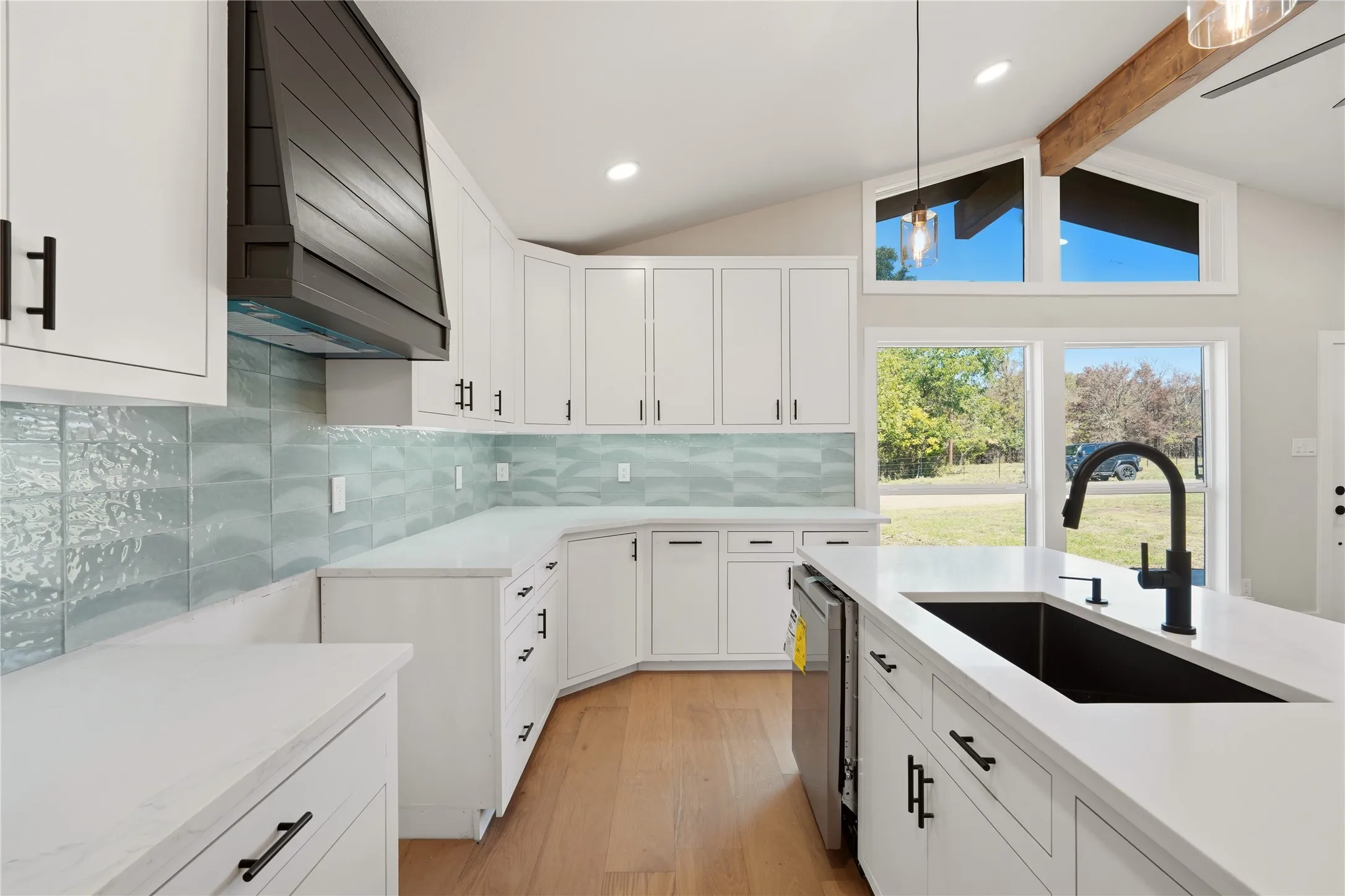 Single Family Residence For Sale in Hunt County , 8095 County Road 3415, Lone Oak, Texas 75453, 3 Bedroom, 2 Bathroom, 1 Garage spaces, 1,282 Sqft, built in 1980, mls#21408294, Real Estate Agent in Lone Oak, Homes For Sale in Hunt county, Homes For Sale in Lone Oak, Realtor in Lone Oak Texas, Real Estate Brokerage Independent Realty Texas, Luminita Cordes Realtor