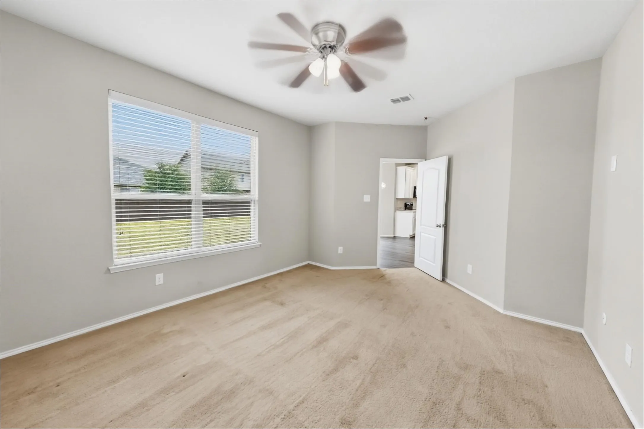 Single Family Residence For Rent in Tarrant County , 3028 Coyote Canyon Trail, Fort Worth, Texas 76108, 4 Bedroom, 4 Bathroom, 2 Garage spaces, 2,609 Sqft, built in 2018, mls#21408298, Real Estate Agent in Fort Worth, Homes For Rent in Tarrant county, Homes For Rent in Fort Worth, Realtor in Fort Worth Texas, Real Estate Brokerage Independent Realty Texas, Luminita Cordes Realtor