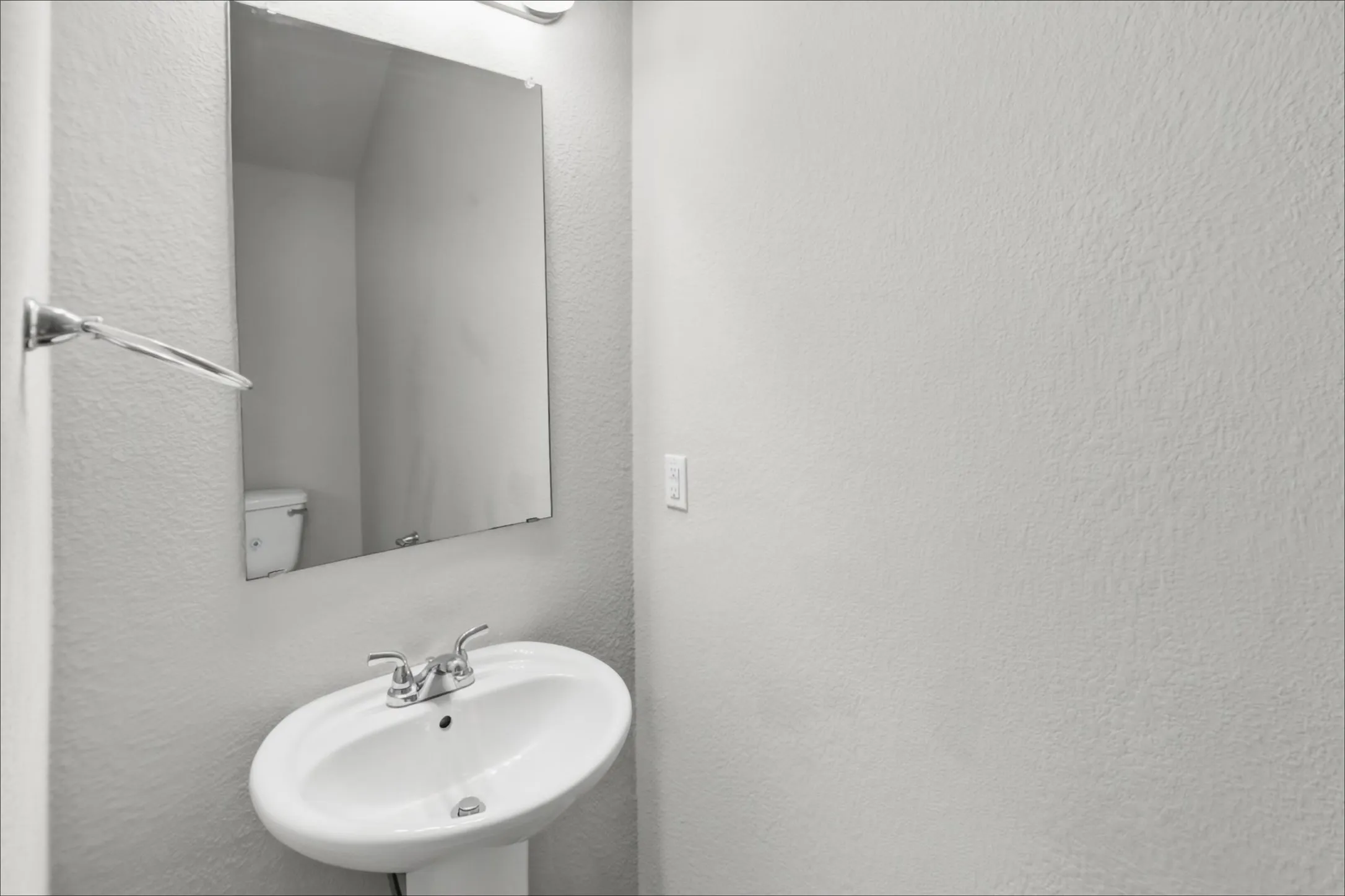 Single Family Residence For Rent in Tarrant County , 3028 Coyote Canyon Trail, Fort Worth, Texas 76108, 4 Bedroom, 4 Bathroom, 2 Garage spaces, 2,609 Sqft, built in 2018, mls#21408298, Real Estate Agent in Fort Worth, Homes For Rent in Tarrant county, Homes For Rent in Fort Worth, Realtor in Fort Worth Texas, Real Estate Brokerage Independent Realty Texas, Luminita Cordes Realtor