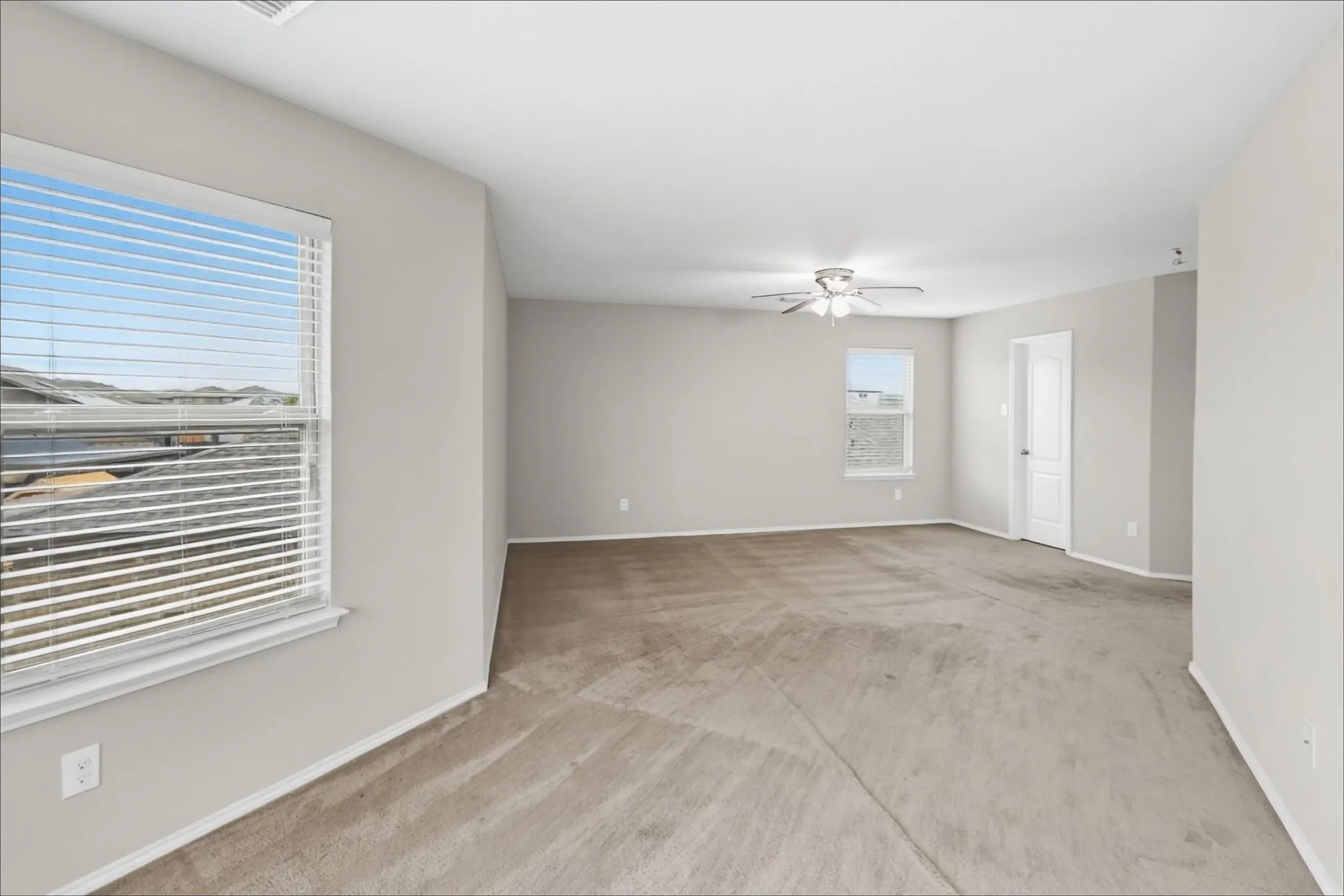 Single Family Residence For Rent in Tarrant County , 3028 Coyote Canyon Trail, Fort Worth, Texas 76108, 4 Bedroom, 4 Bathroom, 2 Garage spaces, 2,609 Sqft, built in 2018, mls#21408298, Real Estate Agent in Fort Worth, Homes For Rent in Tarrant county, Homes For Rent in Fort Worth, Realtor in Fort Worth Texas, Real Estate Brokerage Independent Realty Texas, Luminita Cordes Realtor