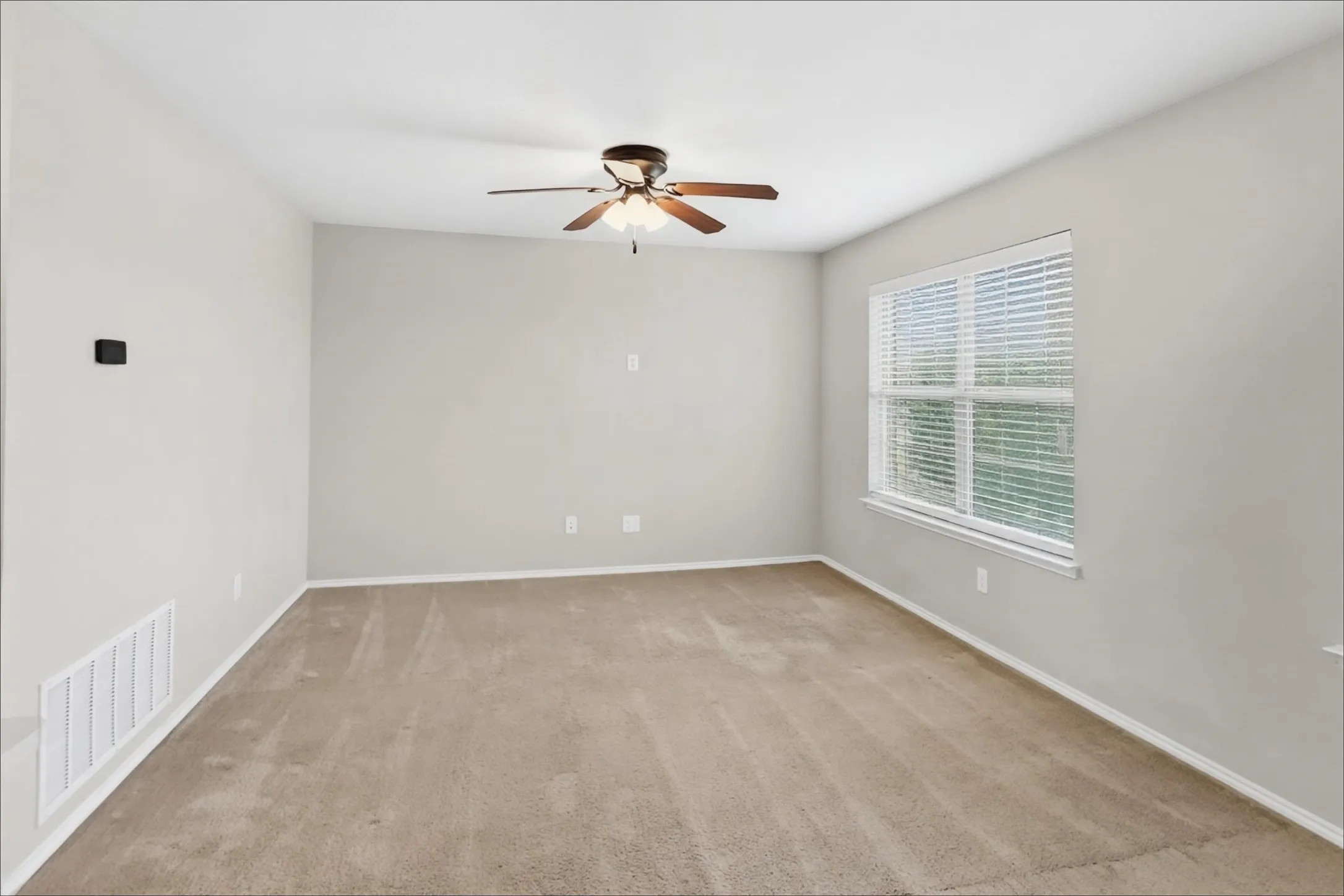 Single Family Residence For Rent in Tarrant County , 3028 Coyote Canyon Trail, Fort Worth, Texas 76108, 4 Bedroom, 4 Bathroom, 2 Garage spaces, 2,609 Sqft, built in 2018, mls#21408298, Real Estate Agent in Fort Worth, Homes For Rent in Tarrant county, Homes For Rent in Fort Worth, Realtor in Fort Worth Texas, Real Estate Brokerage Independent Realty Texas, Luminita Cordes Realtor
