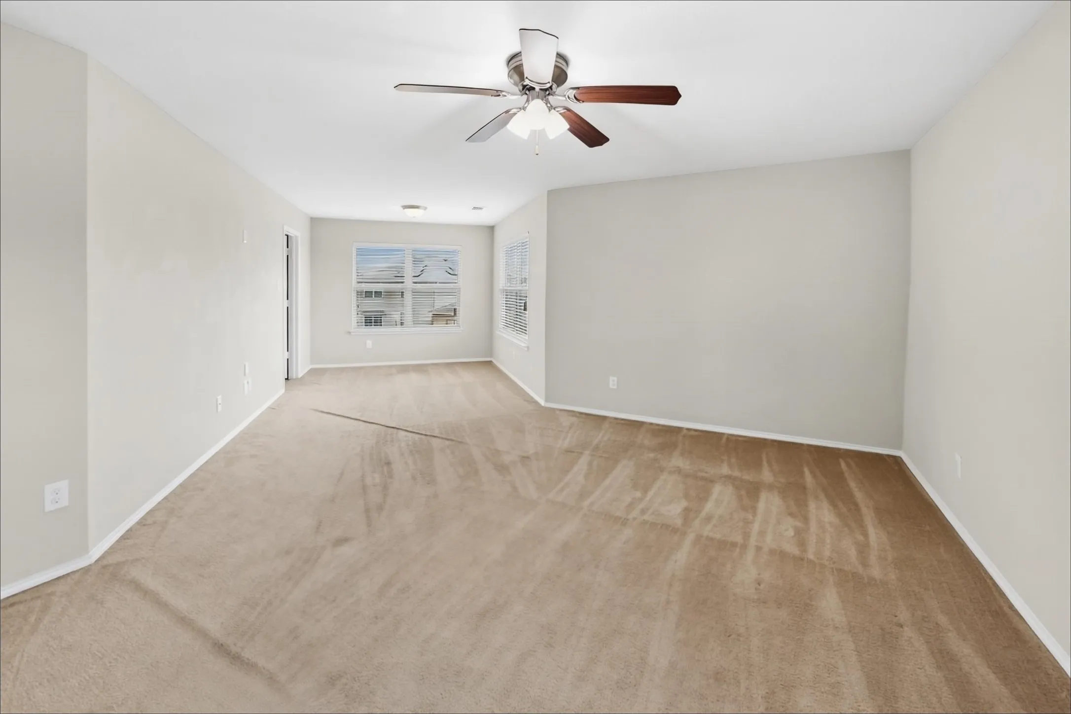 Single Family Residence For Rent in Tarrant County , 3028 Coyote Canyon Trail, Fort Worth, Texas 76108, 4 Bedroom, 4 Bathroom, 2 Garage spaces, 2,609 Sqft, built in 2018, mls#21408298, Real Estate Agent in Fort Worth, Homes For Rent in Tarrant county, Homes For Rent in Fort Worth, Realtor in Fort Worth Texas, Real Estate Brokerage Independent Realty Texas, Luminita Cordes Realtor