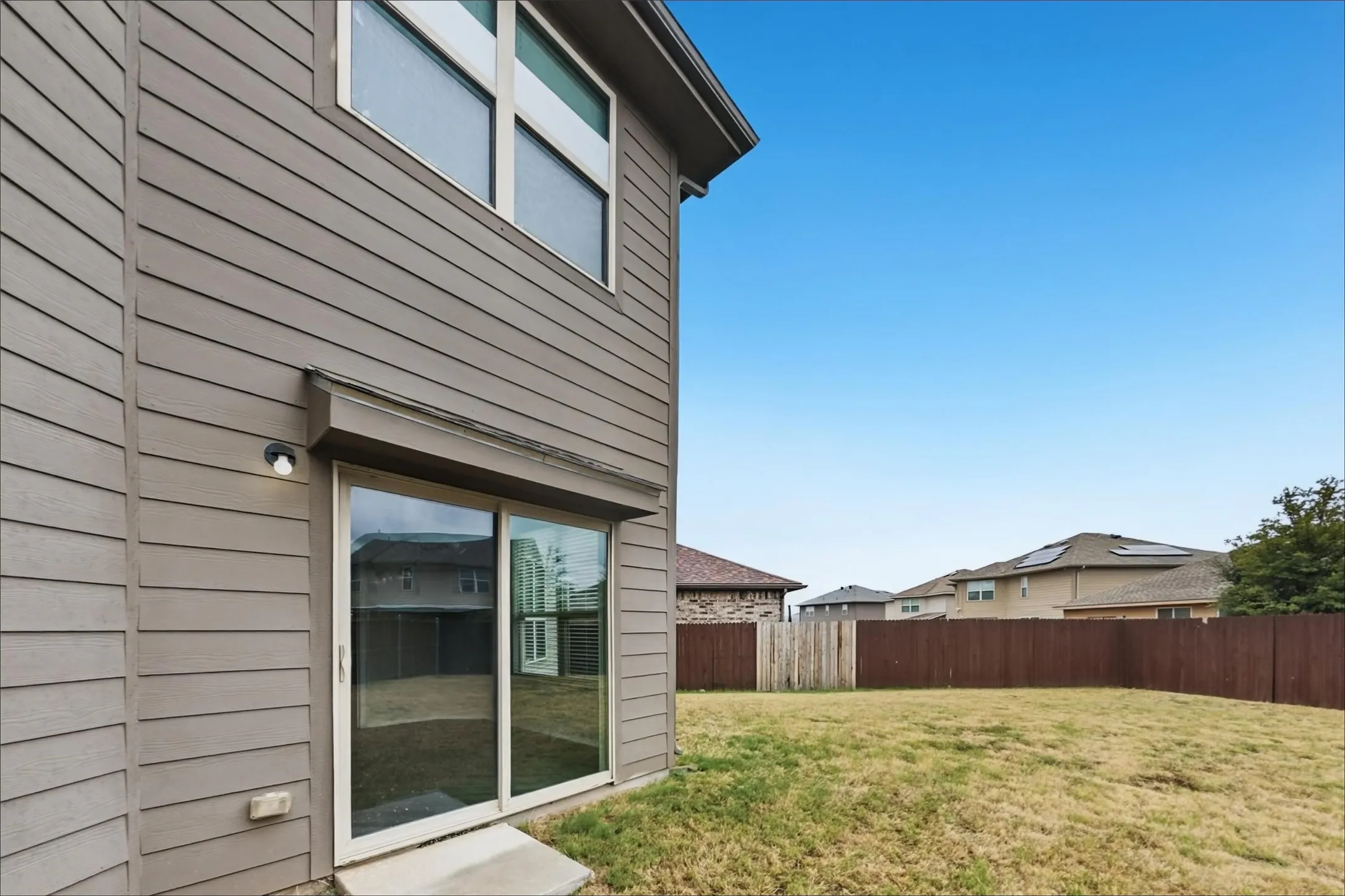Single Family Residence For Rent in Tarrant County , 3028 Coyote Canyon Trail, Fort Worth, Texas 76108, 4 Bedroom, 4 Bathroom, 2 Garage spaces, 2,609 Sqft, built in 2018, mls#21408298, Real Estate Agent in Fort Worth, Homes For Rent in Tarrant county, Homes For Rent in Fort Worth, Realtor in Fort Worth Texas, Real Estate Brokerage Independent Realty Texas, Luminita Cordes Realtor