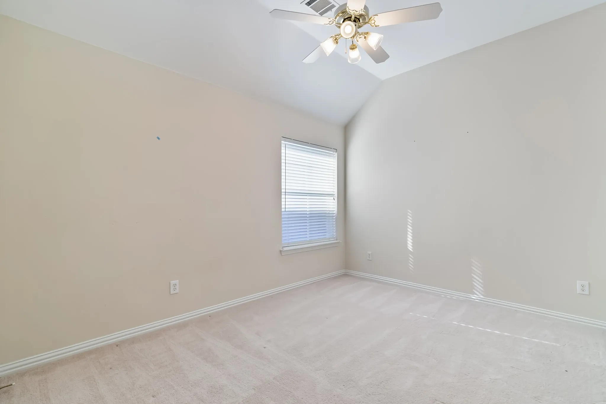 Single Family Residence For Sale in Collin County , 6216 Wolf Ridge Drive, Plano, Texas 75024, 4 Bedroom, 3 Bathroom, 2 Garage spaces, 2,802 Sqft, built in 1998, mls#21406748, Real Estate Agent in Plano, Homes For Sale in Collin county, Homes For Sale in Plano, Realtor in Plano Texas, Real Estate Brokerage Independent Realty Texas, Luminita Cordes Realtor