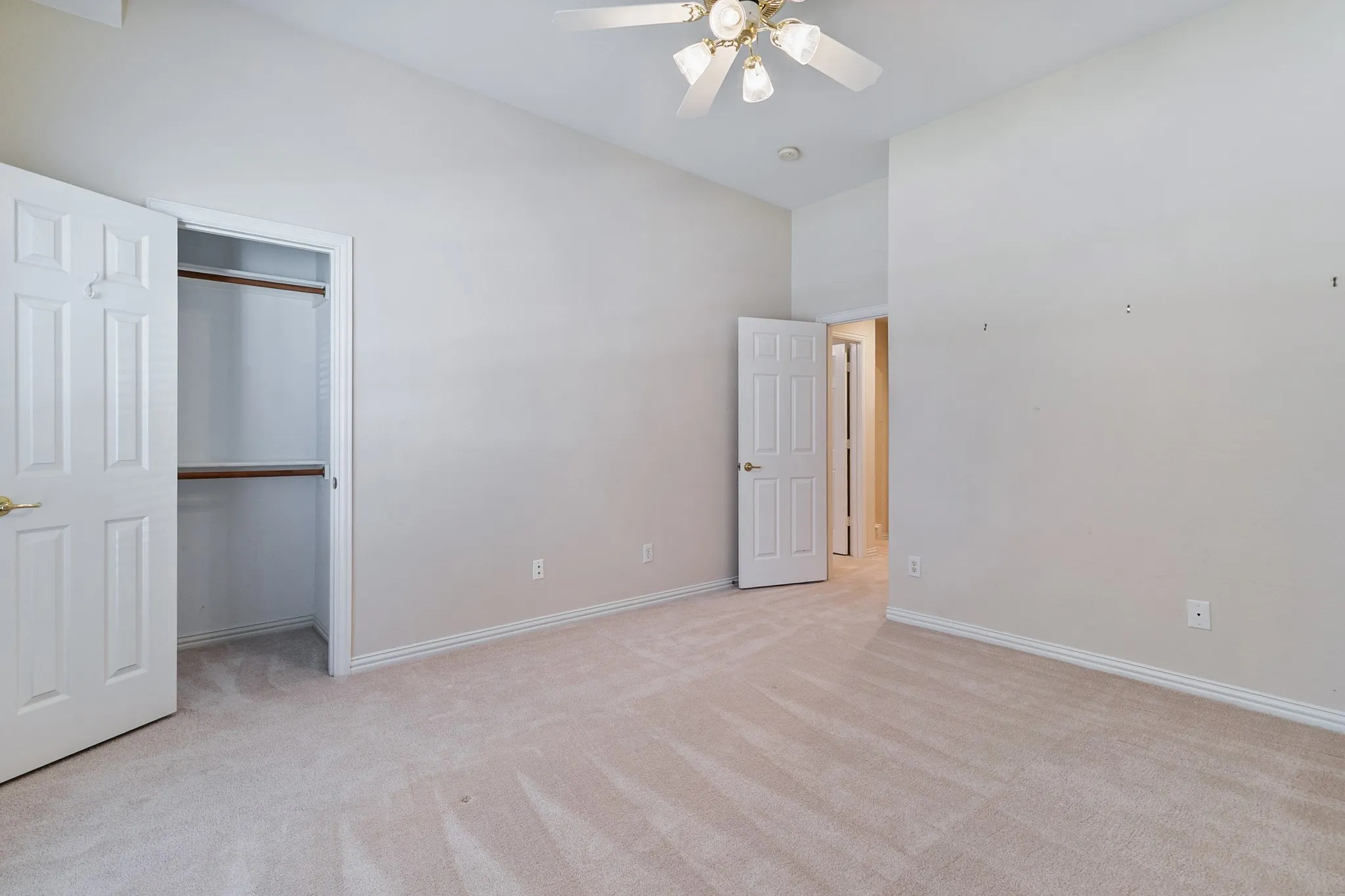 Single Family Residence For Sale in Collin County , 6216 Wolf Ridge Drive, Plano, Texas 75024, 4 Bedroom, 3 Bathroom, 2 Garage spaces, 2,802 Sqft, built in 1998, mls#21406748, Real Estate Agent in Plano, Homes For Sale in Collin county, Homes For Sale in Plano, Realtor in Plano Texas, Real Estate Brokerage Independent Realty Texas, Luminita Cordes Realtor