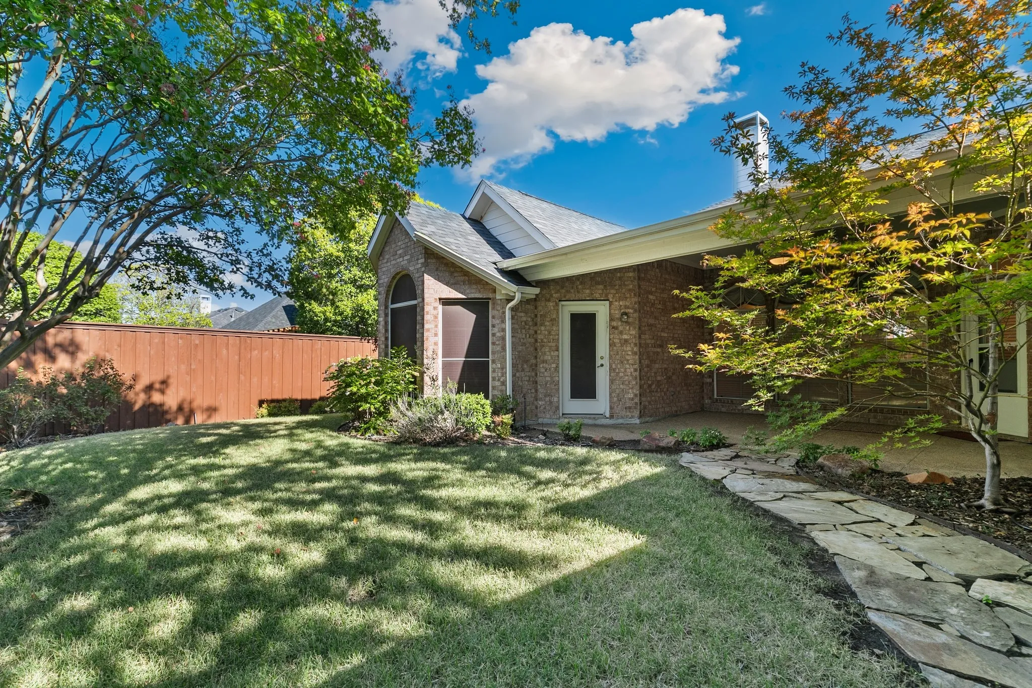 Single Family Residence For Sale in Collin County , 6216 Wolf Ridge Drive, Plano, Texas 75024, 4 Bedroom, 3 Bathroom, 2 Garage spaces, 2,802 Sqft, built in 1998, mls#21406748, Real Estate Agent in Plano, Homes For Sale in Collin county, Homes For Sale in Plano, Realtor in Plano Texas, Real Estate Brokerage Independent Realty Texas, Luminita Cordes Realtor