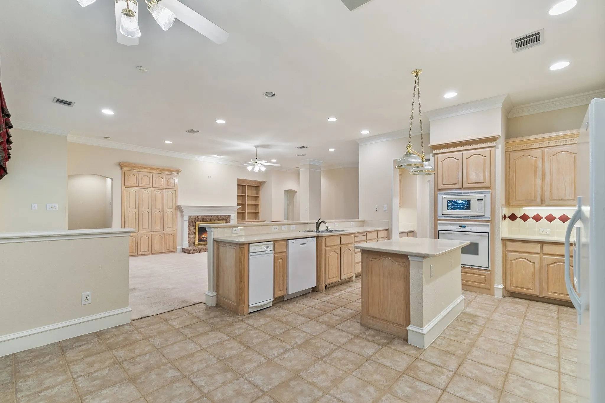 Single Family Residence For Sale in Collin County , 6216 Wolf Ridge Drive, Plano, Texas 75024, 4 Bedroom, 3 Bathroom, 2 Garage spaces, 2,802 Sqft, built in 1998, mls#21406748, Real Estate Agent in Plano, Homes For Sale in Collin county, Homes For Sale in Plano, Realtor in Plano Texas, Real Estate Brokerage Independent Realty Texas, Luminita Cordes Realtor