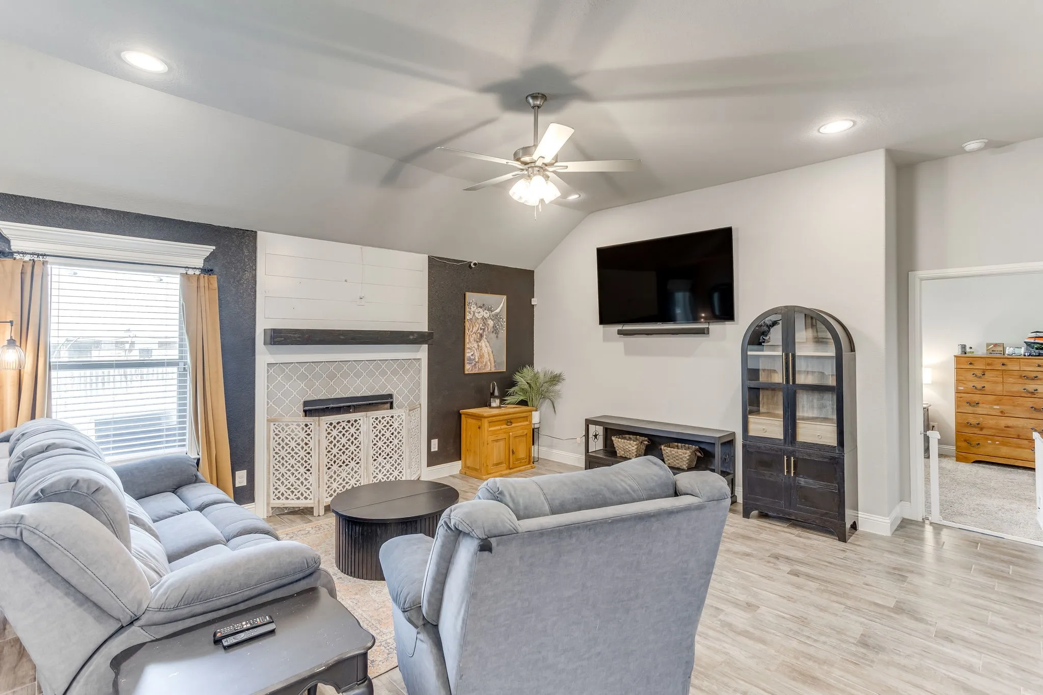 Single Family Residence For Sale in Parker County , 101 Buckeye Drive, Weatherford, Texas 76086, 4 Bedroom, 2 Bathroom, 2 Garage spaces, 1,810 Sqft, built in 2021, mls#21403053, Real Estate Agent in Weatherford, Homes For Sale in Parker county, Homes For Sale in Weatherford, Realtor in Weatherford Texas, Real Estate Brokerage Independent Realty Texas, Luminita Cordes Realtor