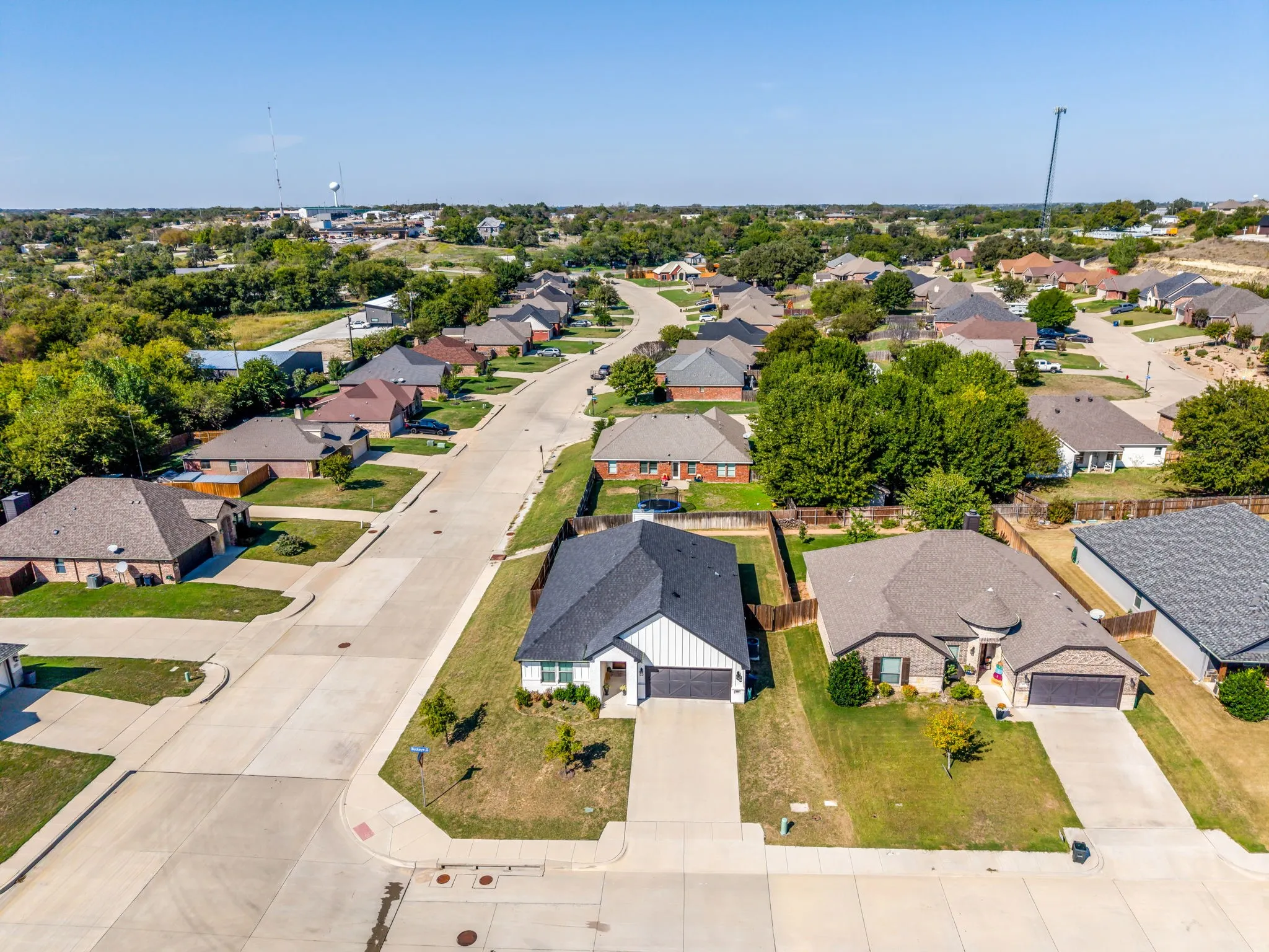 Single Family Residence For Sale in Parker County , 101 Buckeye Drive, Weatherford, Texas 76086, 4 Bedroom, 2 Bathroom, 2 Garage spaces, 1,810 Sqft, built in 2021, mls#21403053, Real Estate Agent in Weatherford, Homes For Sale in Parker county, Homes For Sale in Weatherford, Realtor in Weatherford Texas, Real Estate Brokerage Independent Realty Texas, Luminita Cordes Realtor