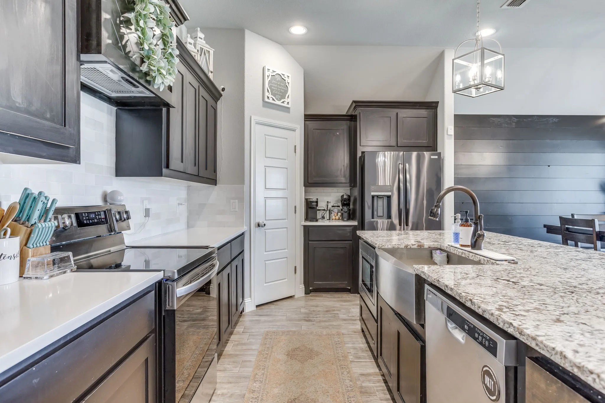 Single Family Residence For Sale in Parker County , 101 Buckeye Drive, Weatherford, Texas 76086, 4 Bedroom, 2 Bathroom, 2 Garage spaces, 1,810 Sqft, built in 2021, mls#21403053, Real Estate Agent in Weatherford, Homes For Sale in Parker county, Homes For Sale in Weatherford, Realtor in Weatherford Texas, Real Estate Brokerage Independent Realty Texas, Luminita Cordes Realtor