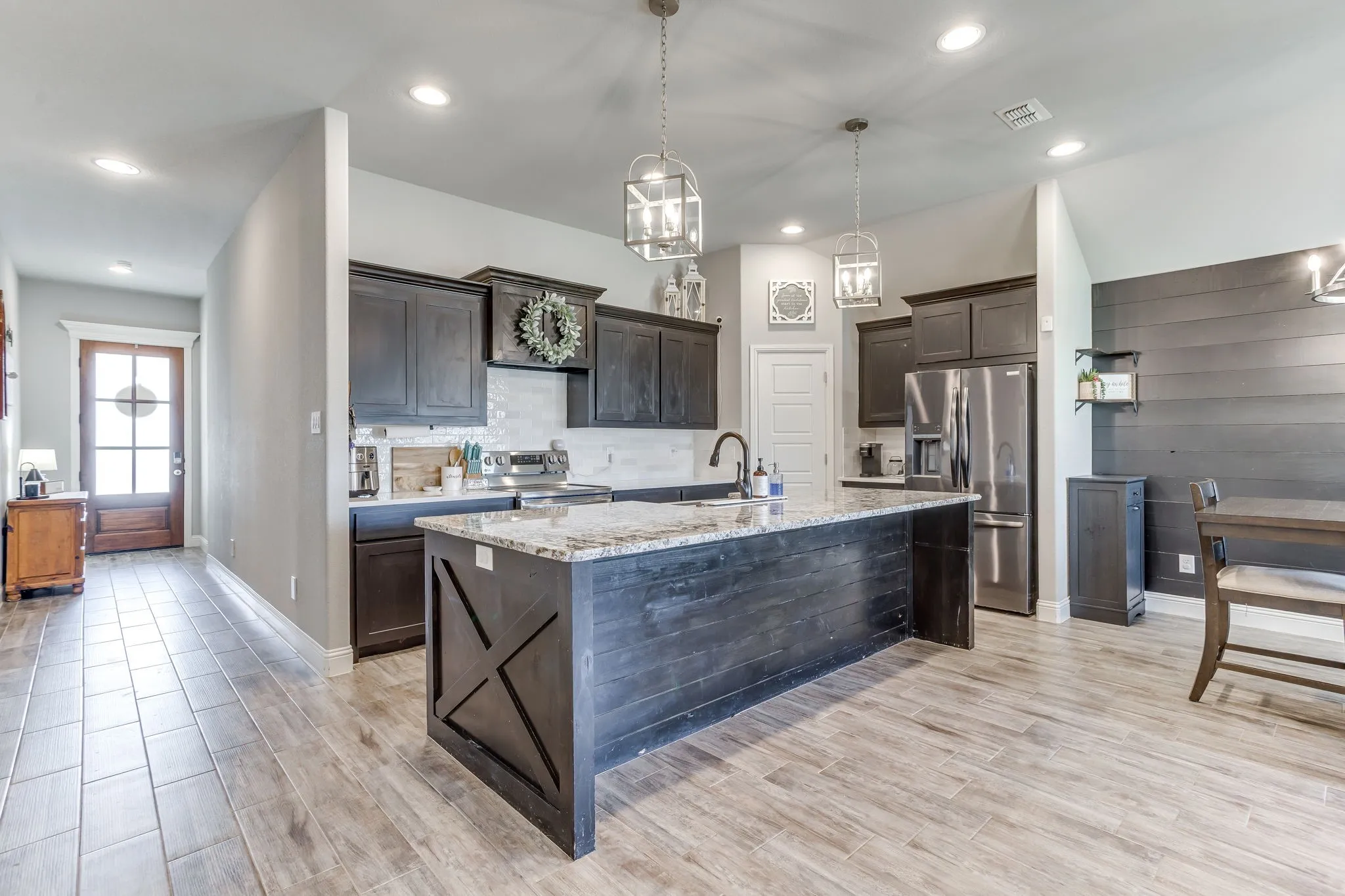 Single Family Residence For Sale in Parker County , 101 Buckeye Drive, Weatherford, Texas 76086, 4 Bedroom, 2 Bathroom, 2 Garage spaces, 1,810 Sqft, built in 2021, mls#21403053, Real Estate Agent in Weatherford, Homes For Sale in Parker county, Homes For Sale in Weatherford, Realtor in Weatherford Texas, Real Estate Brokerage Independent Realty Texas, Luminita Cordes Realtor