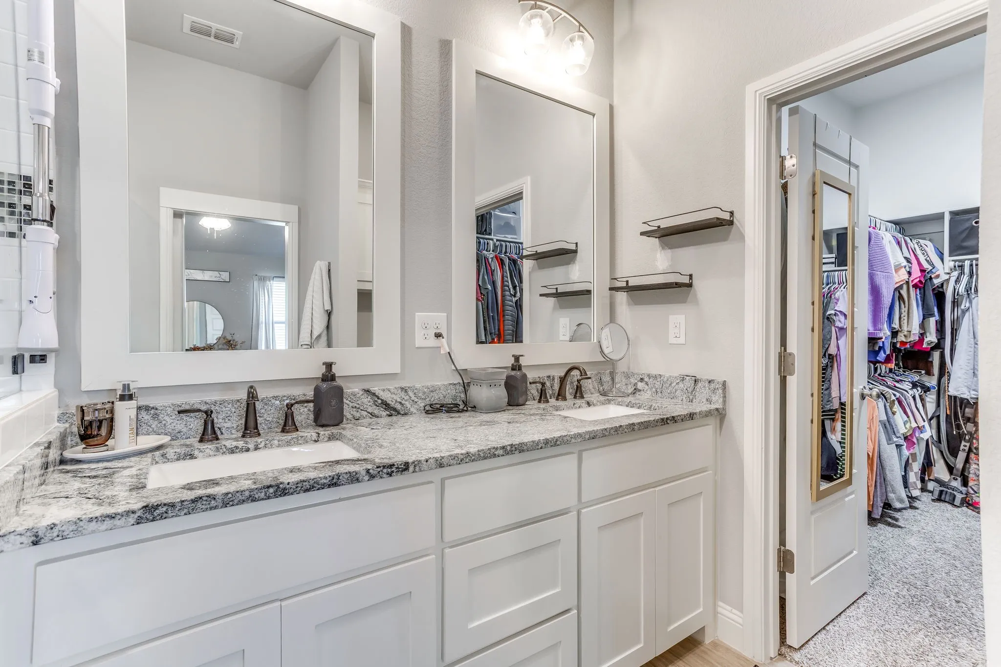 Single Family Residence For Sale in Parker County , 101 Buckeye Drive, Weatherford, Texas 76086, 4 Bedroom, 2 Bathroom, 2 Garage spaces, 1,810 Sqft, built in 2021, mls#21403053, Real Estate Agent in Weatherford, Homes For Sale in Parker county, Homes For Sale in Weatherford, Realtor in Weatherford Texas, Real Estate Brokerage Independent Realty Texas, Luminita Cordes Realtor