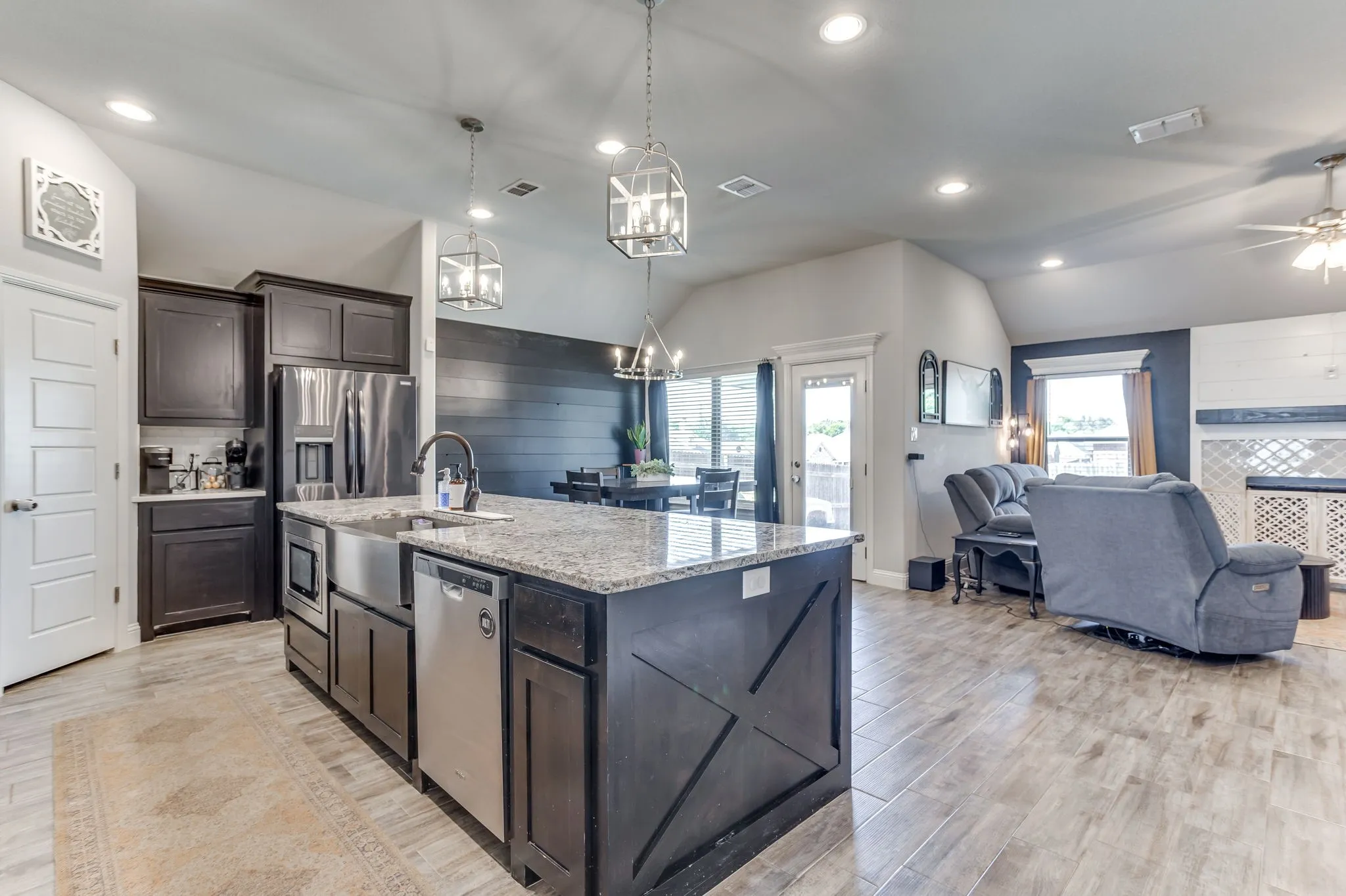 Single Family Residence For Sale in Parker County , 101 Buckeye Drive, Weatherford, Texas 76086, 4 Bedroom, 2 Bathroom, 2 Garage spaces, 1,810 Sqft, built in 2021, mls#21403053, Real Estate Agent in Weatherford, Homes For Sale in Parker county, Homes For Sale in Weatherford, Realtor in Weatherford Texas, Real Estate Brokerage Independent Realty Texas, Luminita Cordes Realtor