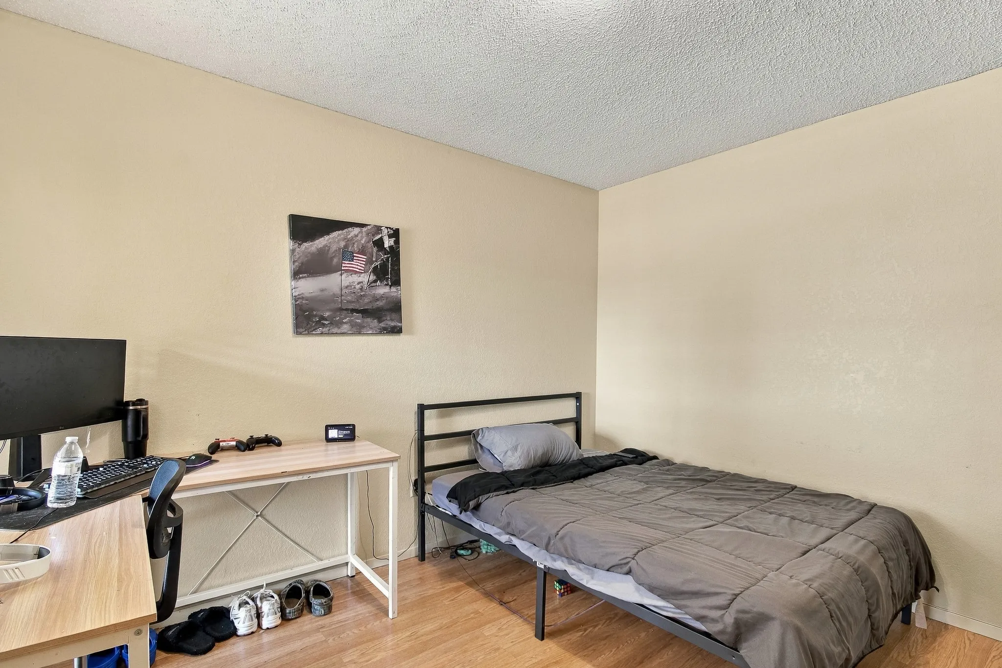 Wood-finish flooring with neutral wall tones
