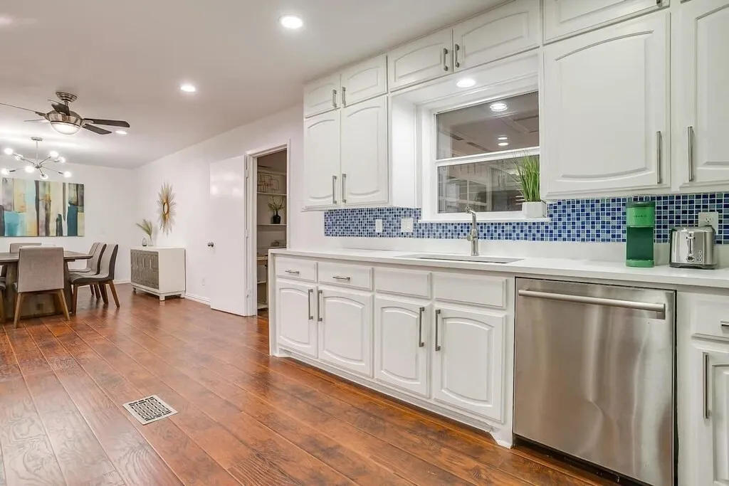 Single Family Residence For Sale in Dallas County , 2306 Cypress Drive, Grand Prairie, Texas 75050, 6 Bedroom, 7 Bathroom, Garage spaces, 4,010 Sqft, built in 1962, mls#21398943, Real Estate Agent in Grand Prairie, Homes For Sale in Dallas county, Homes For Sale in Grand Prairie, Realtor in Grand Prairie Texas, Real Estate Brokerage Independent Realty Texas, Luminita Cordes Realtor